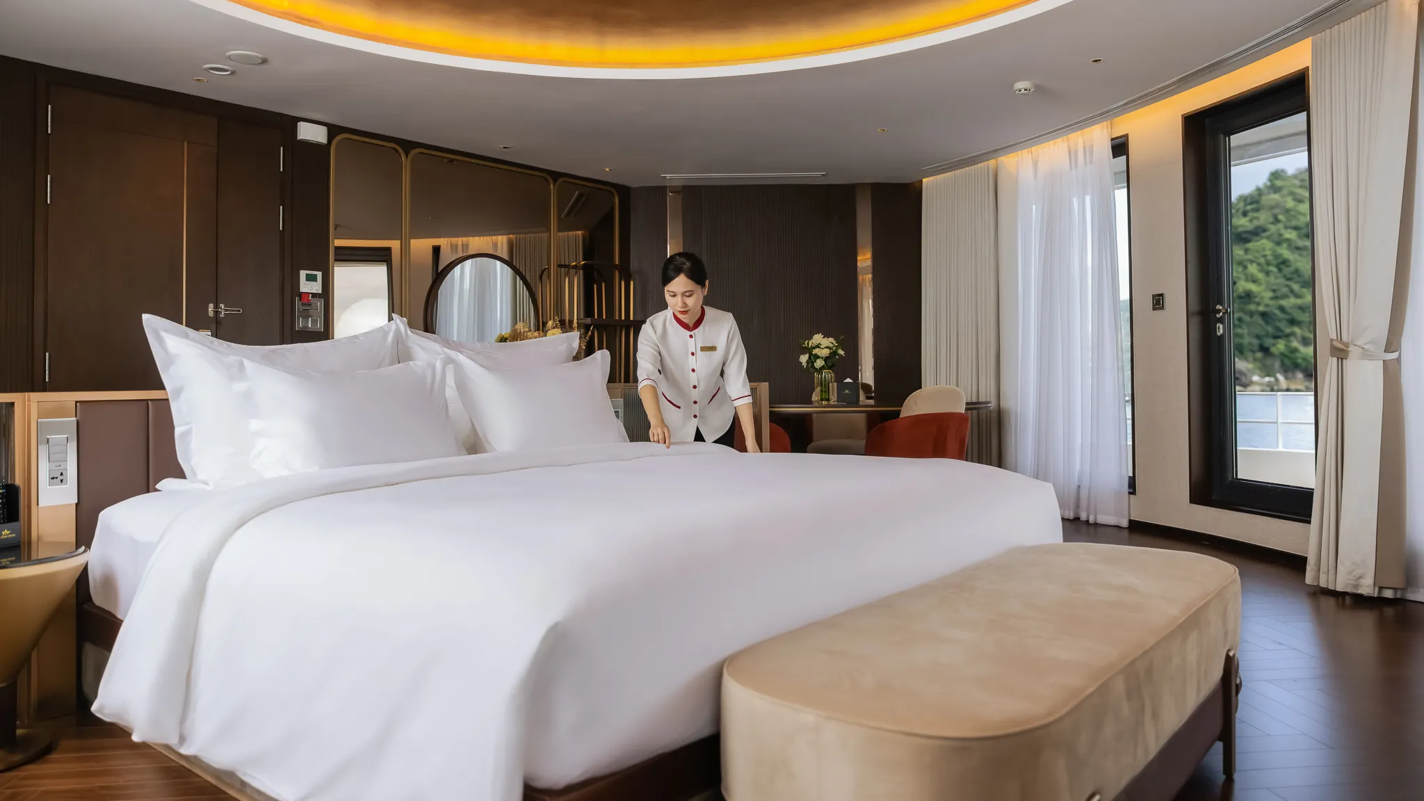 Attentive in-room services