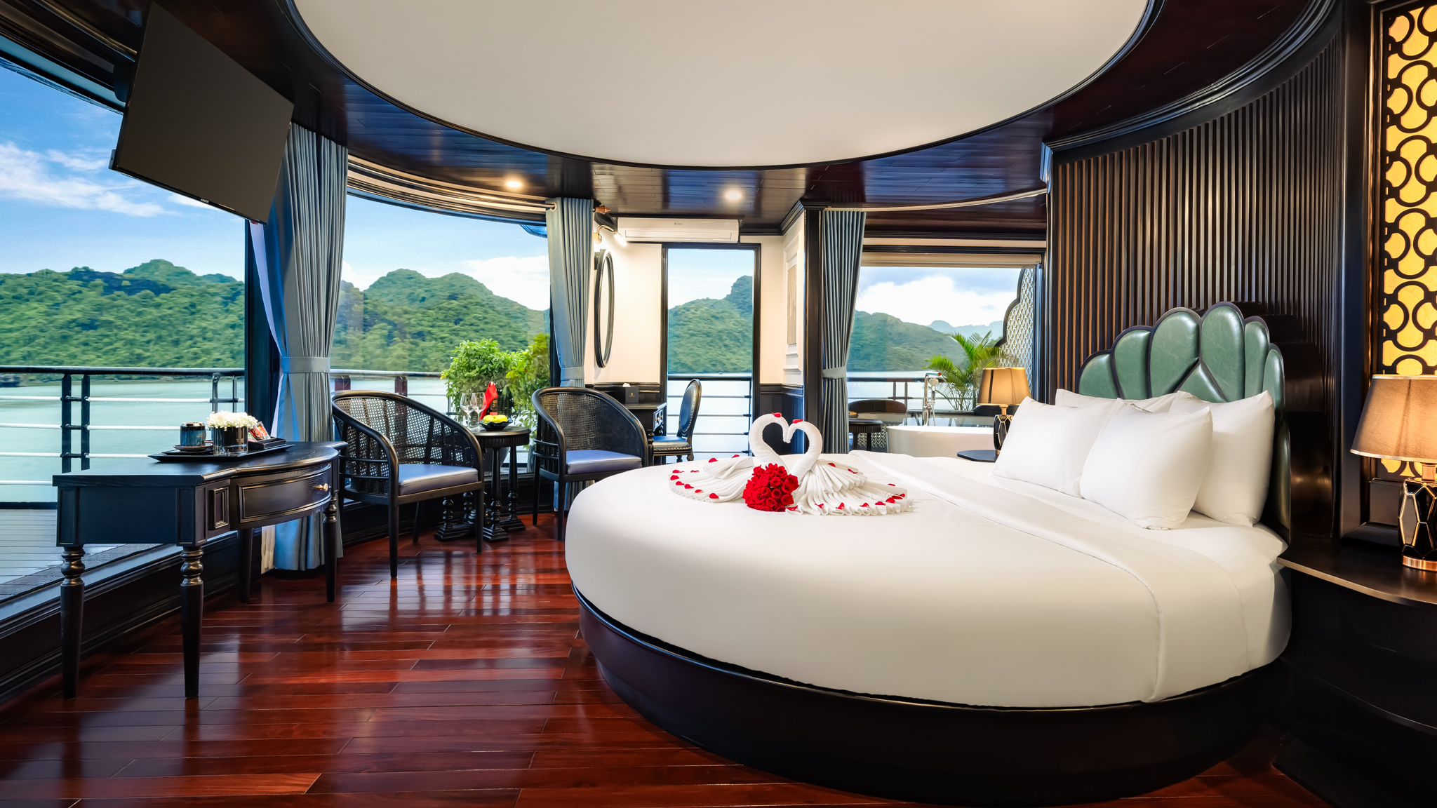 Honeymoon Suite for Anniversary Couples