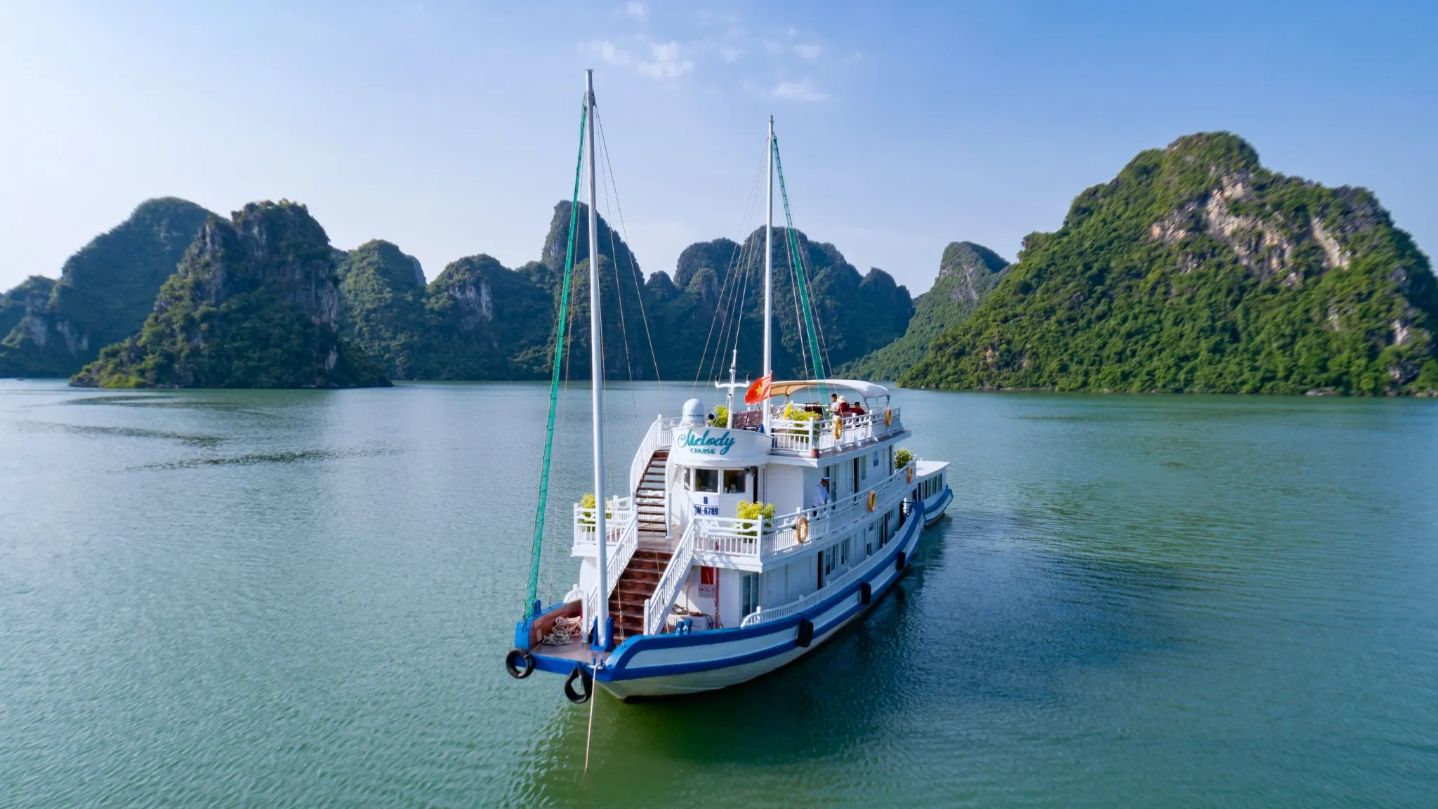 Traditional Boutique Boat Design