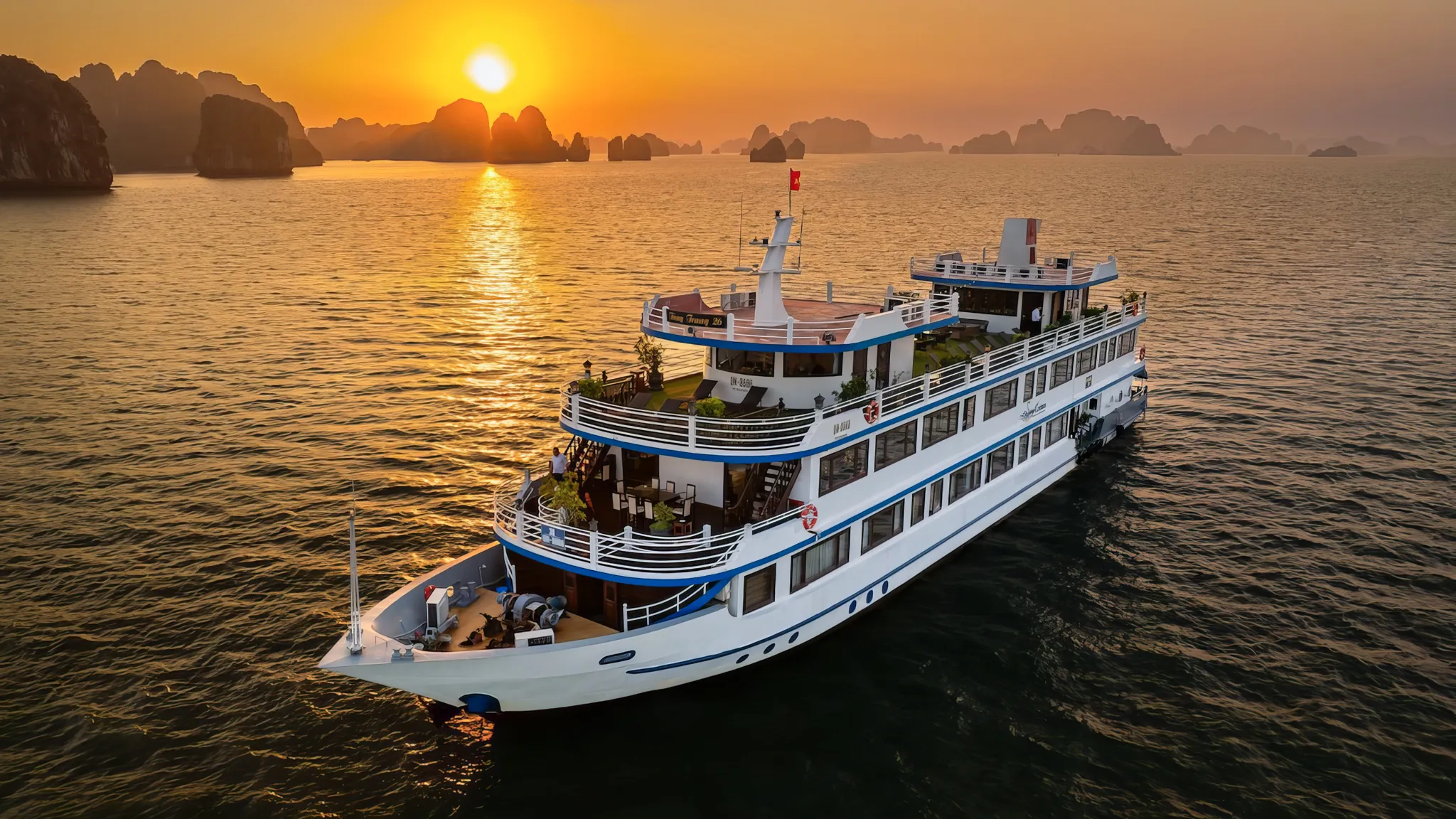 Swan Cruise Halong Bay