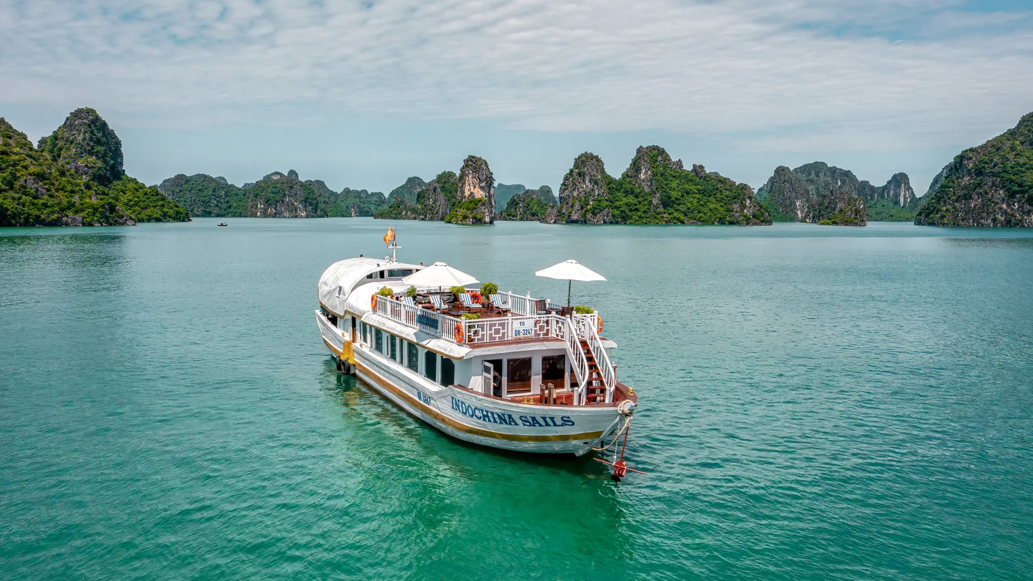 Valentine Premium Private Halong Bay Cruise