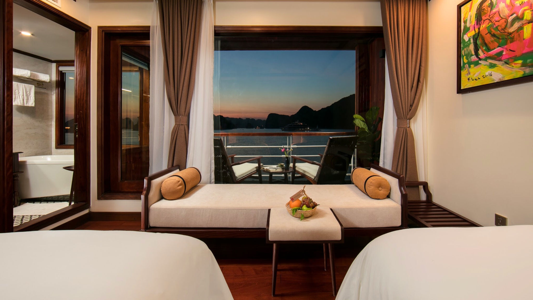 Floor-to-ceiling Window