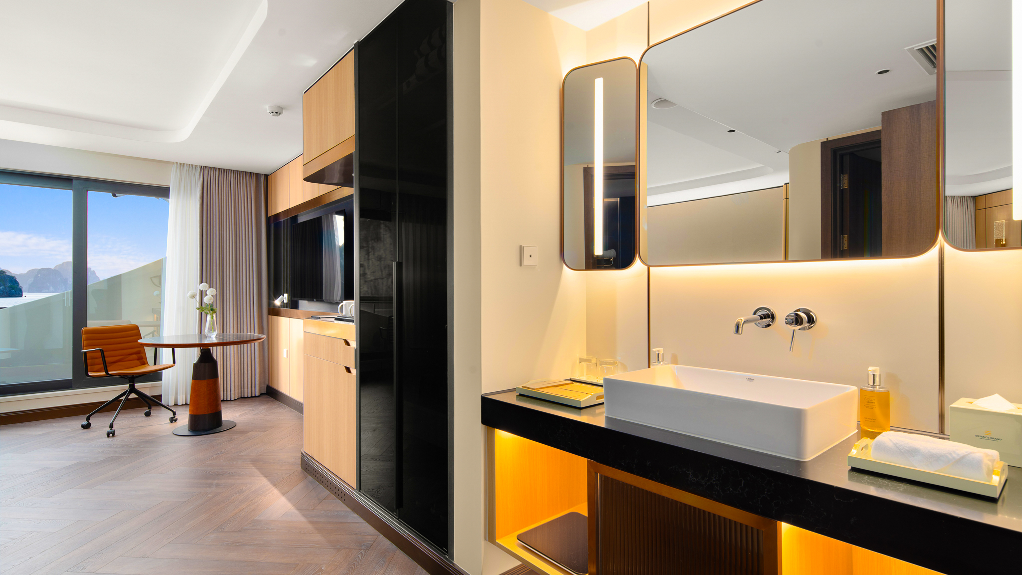 The outside hand-sink for better convenience