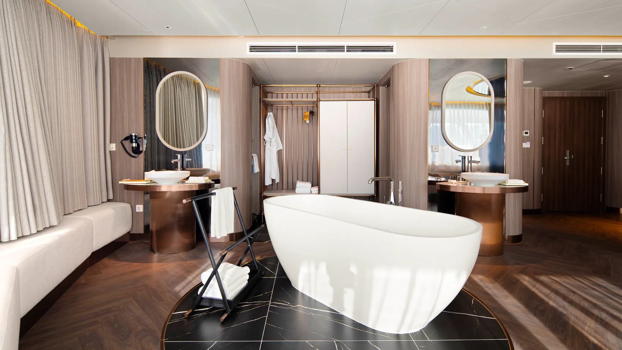 The spacious and luxurious bathroom