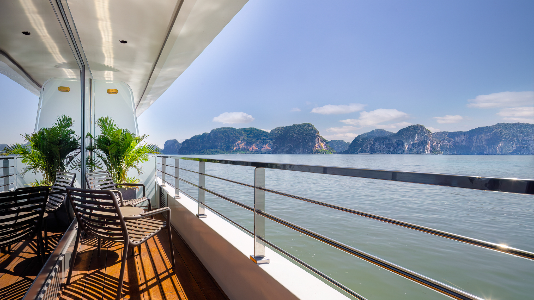 Veranda Suite large balcony