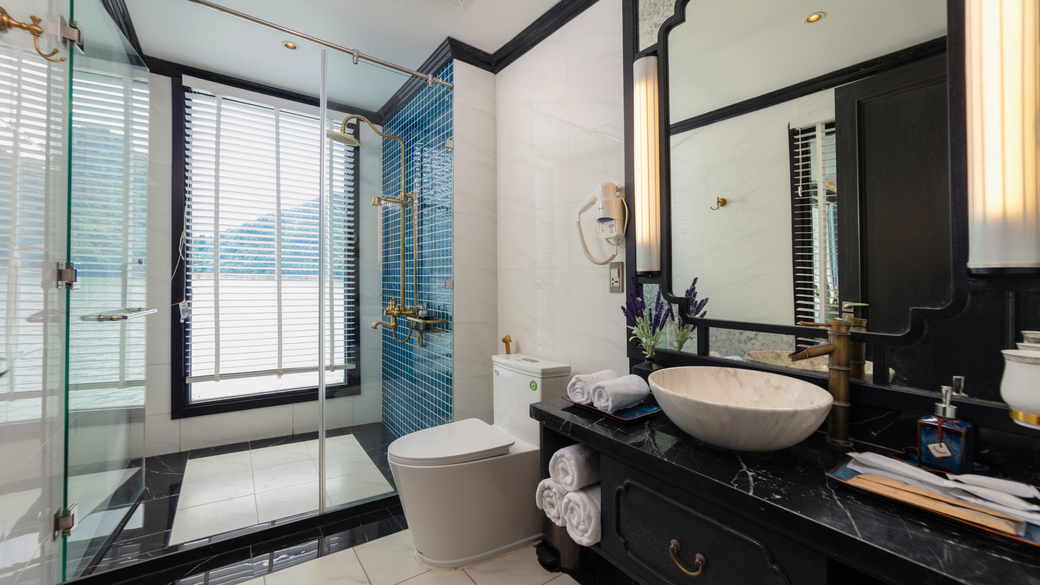 The bright bathroom with nice view