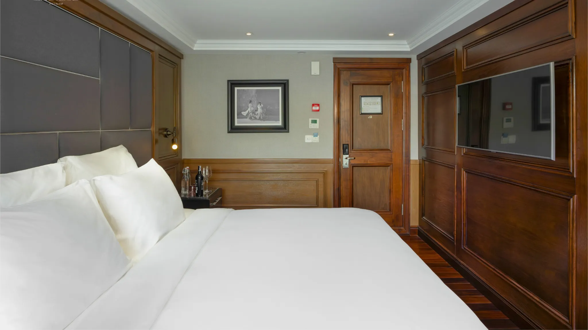 Large bed for Overnight Stay