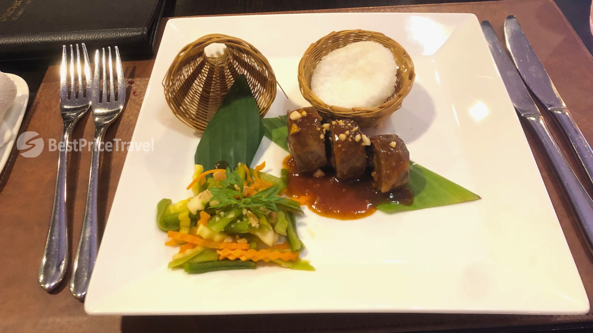 Flavorful main dish and well-seasoned food is highlights of Orchid Cruises Halong Bay.