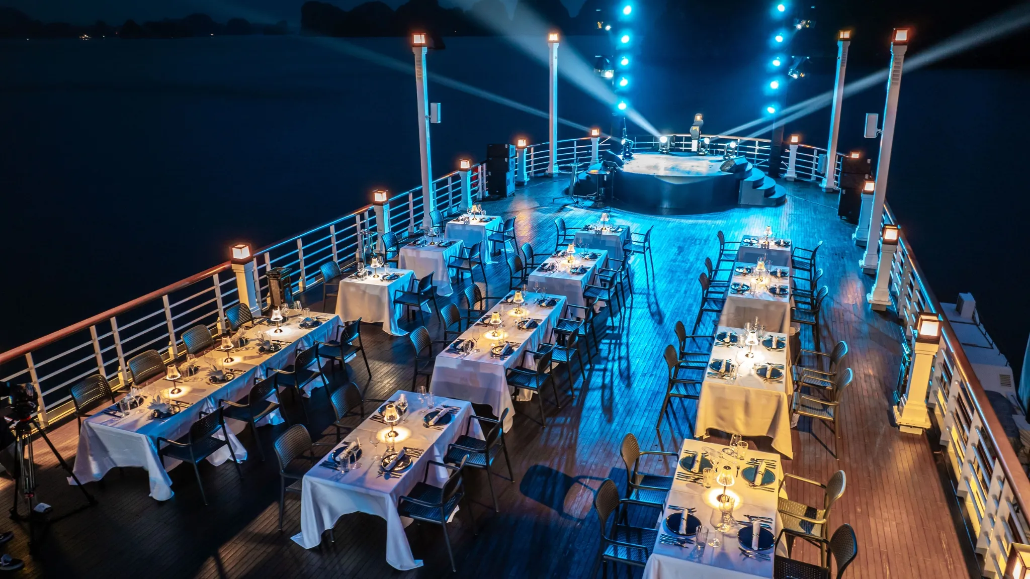 Dinner party with Live music