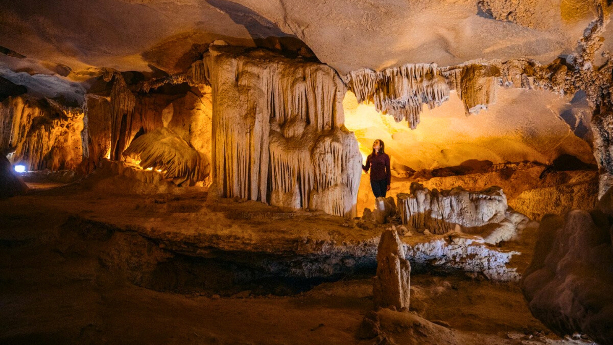 The mesmerizing Thien Canh Son Cave with its interesting rock formations.
