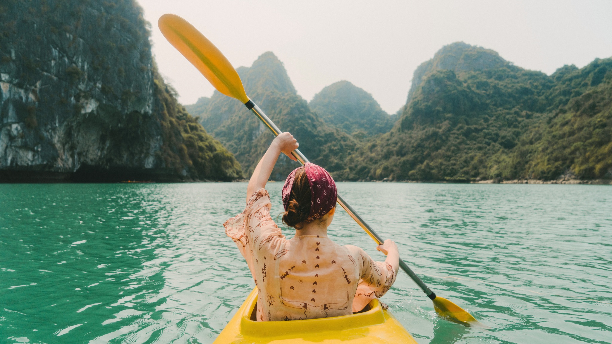 Kayak at your own pace and discover the hidden islets of the vast Tung Sau Area