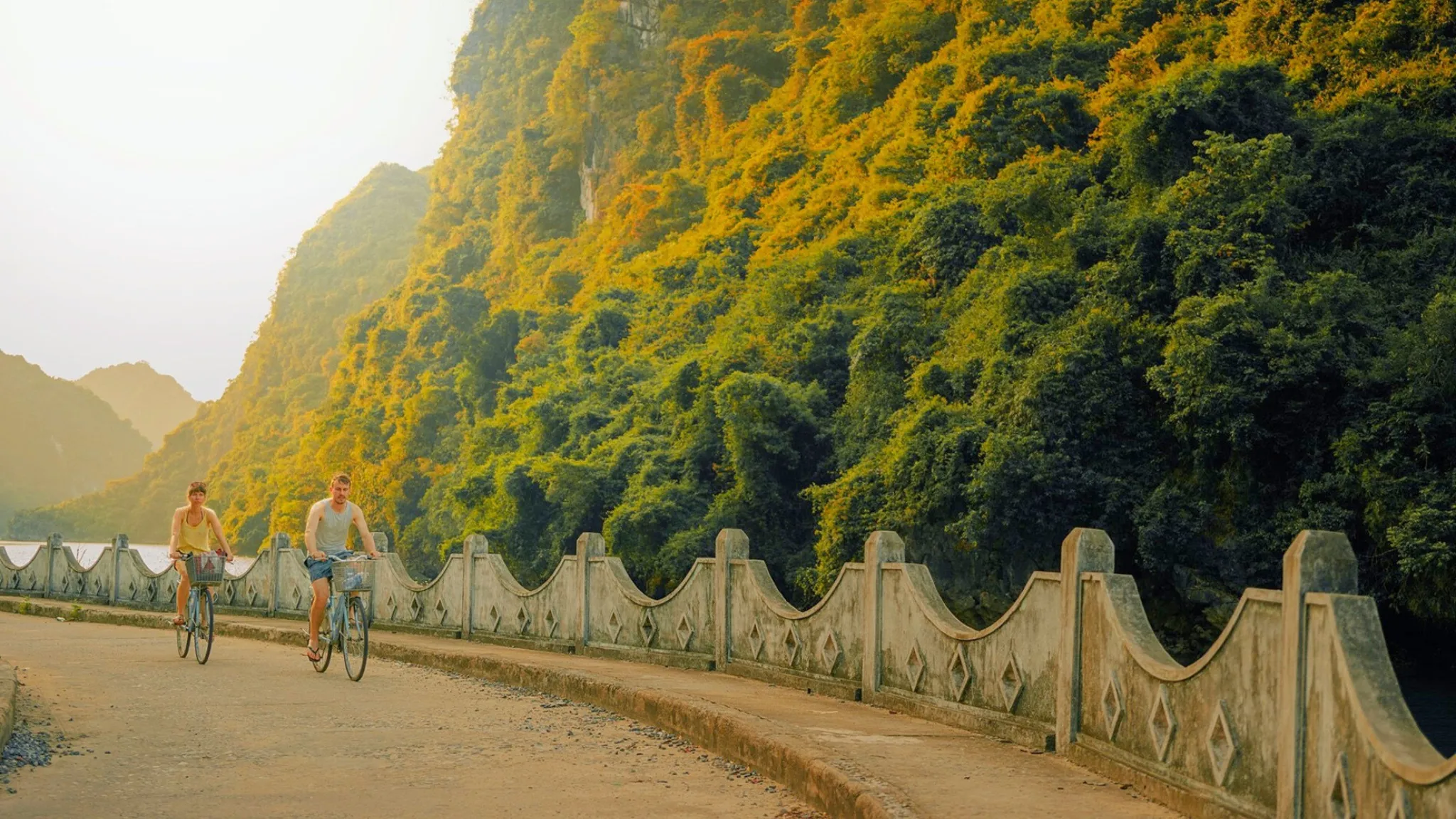 Cycling to Viet Hai Village