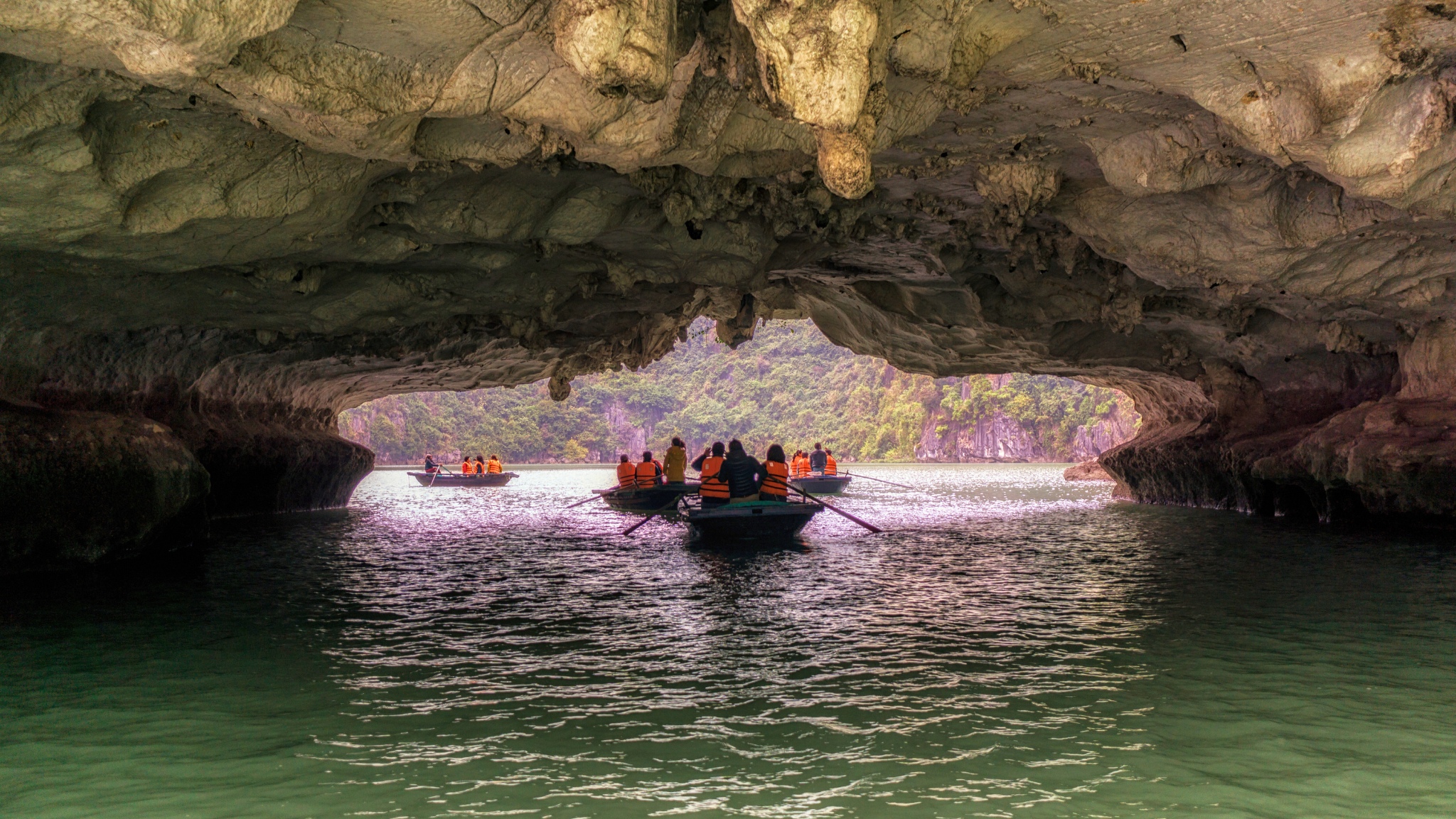 Explore Dark & Bright Cave