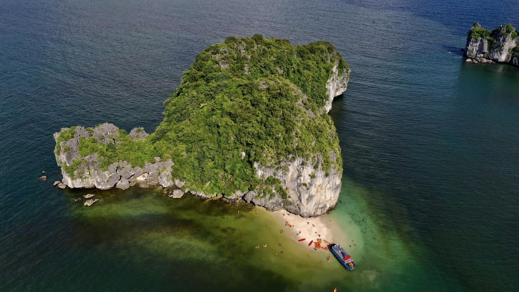 Ba Trai Dao is one of the most pristine areas in Lan Ha Bay.