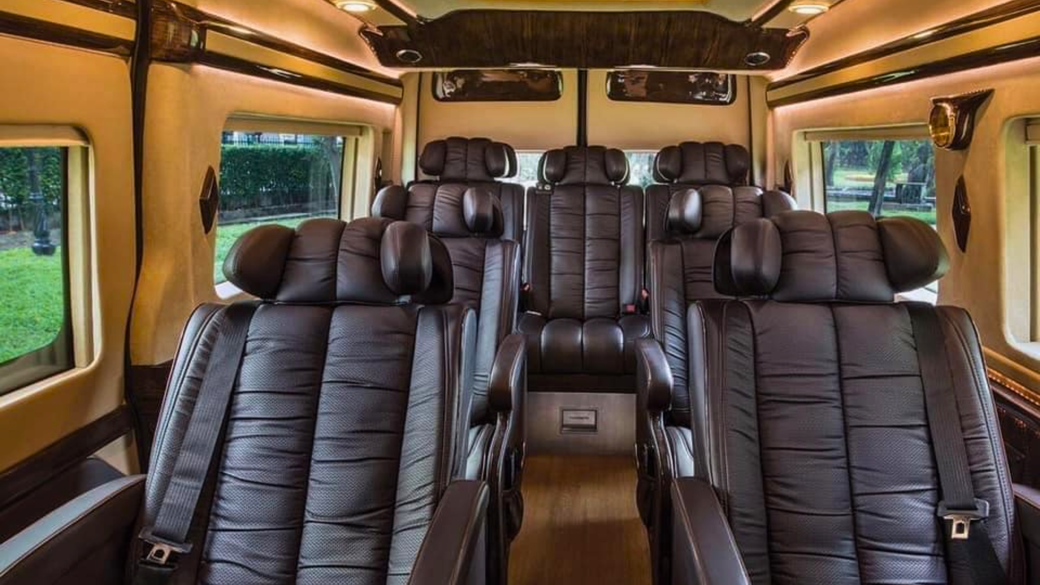 Enjoy the comfy leather seat on an ultra-modern limousine from Hanoi to Halong cruise port