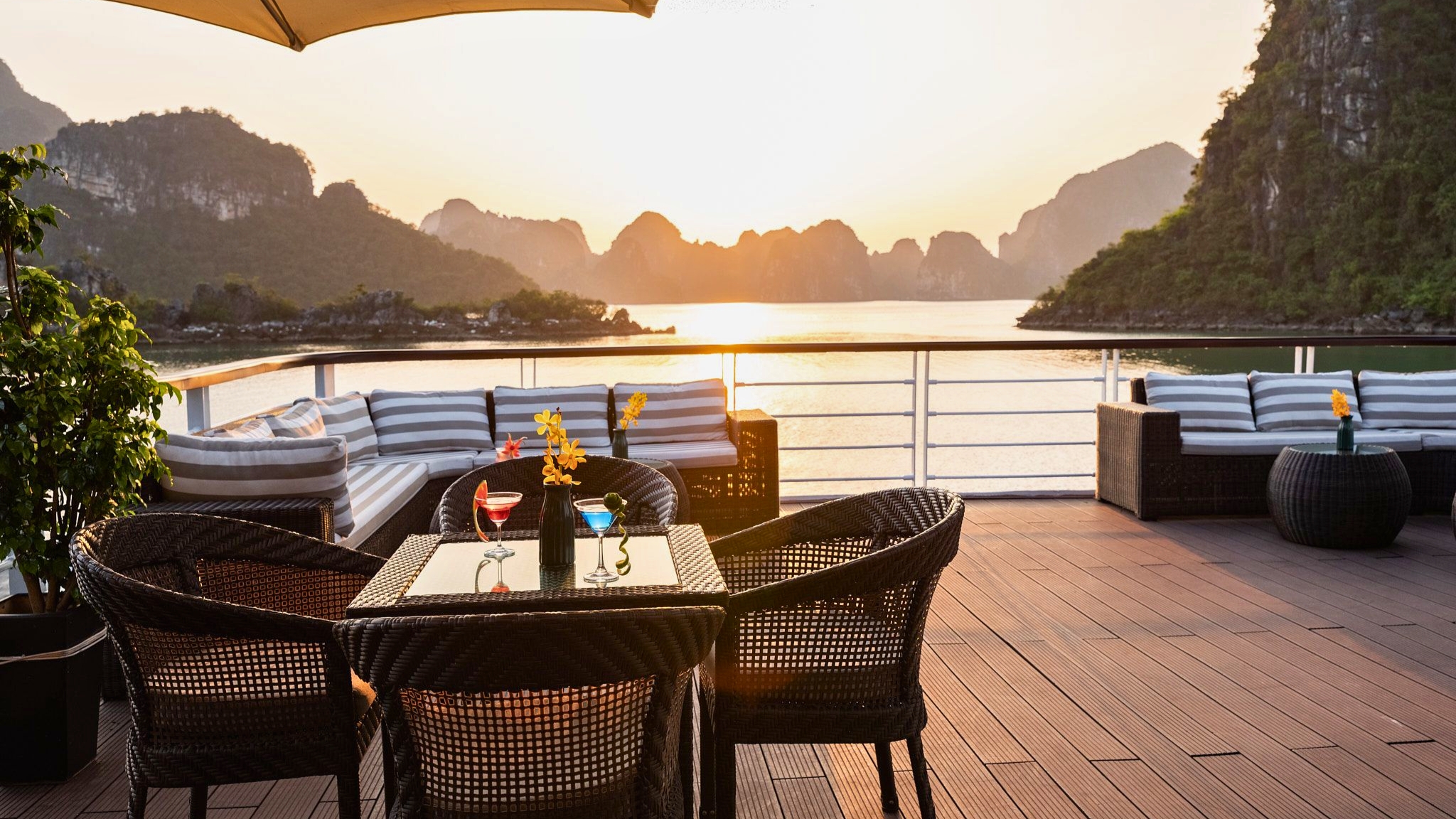 A sunset party is one of the best relaxing activities on the Jade Sails day cruise.
