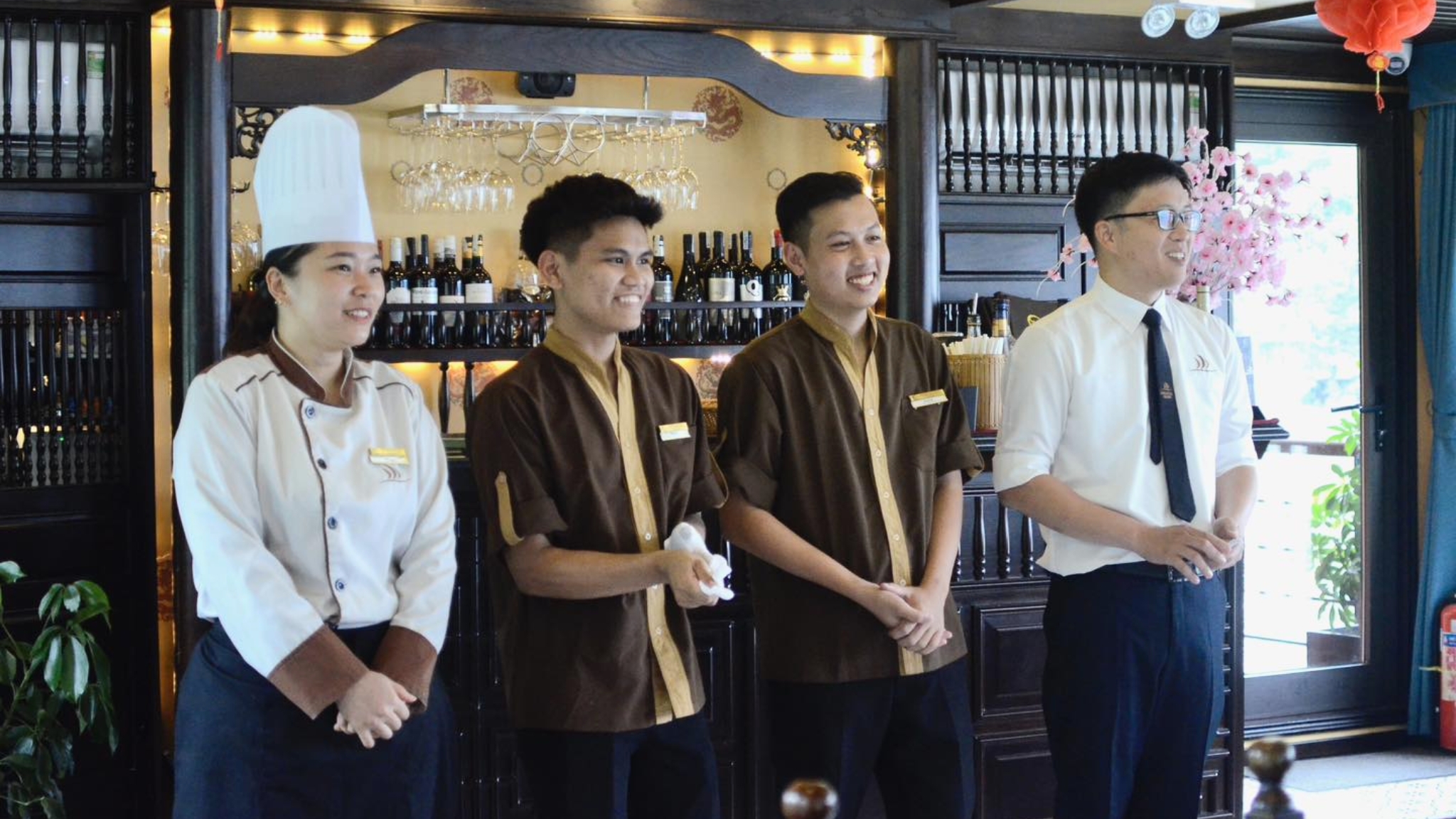 The welcoming staff is a key point to positive feedback on Nostalgia Cruise Halong Bay.