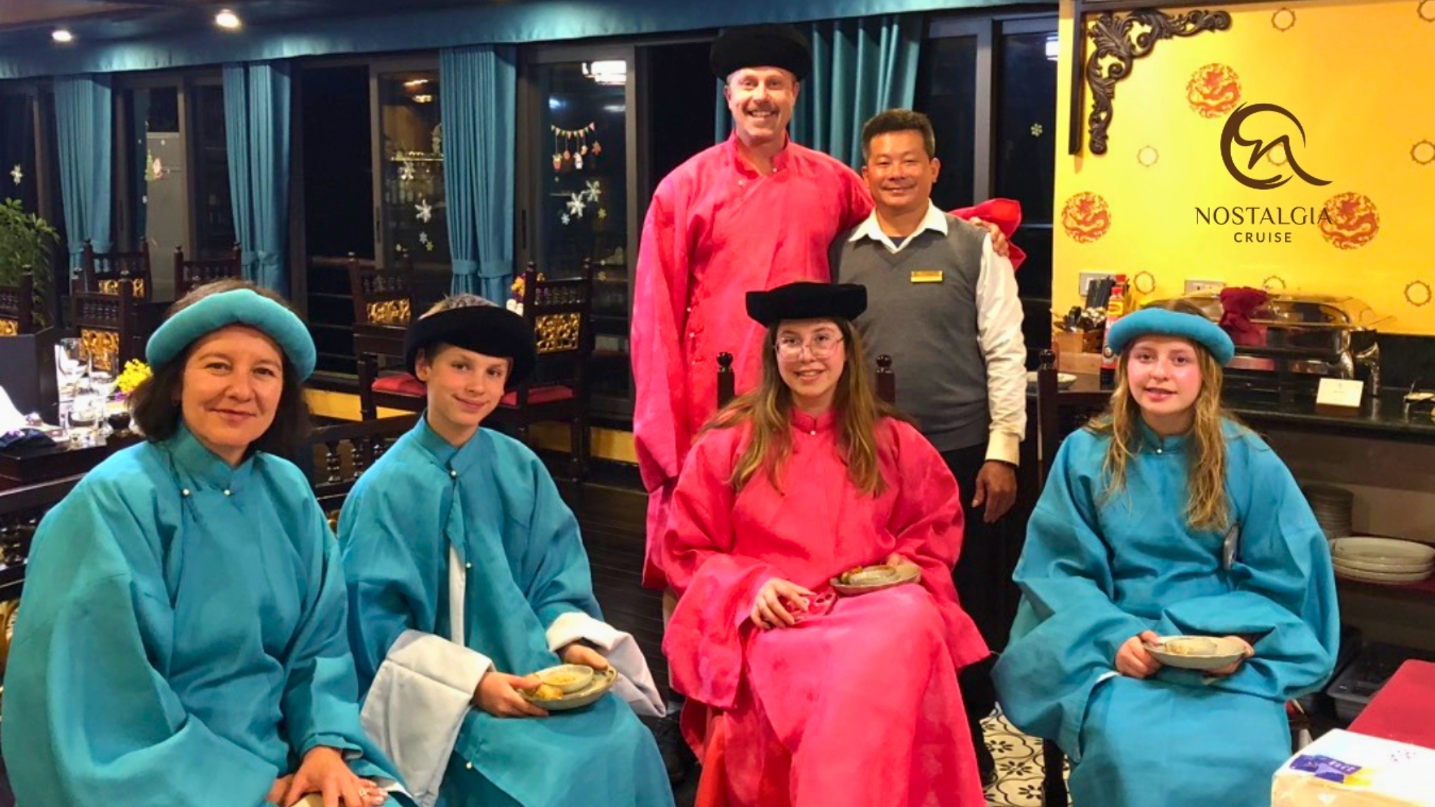 Join a royal dinner in Vietnamese royal costumes, isn&rsquo;t it stimulating?