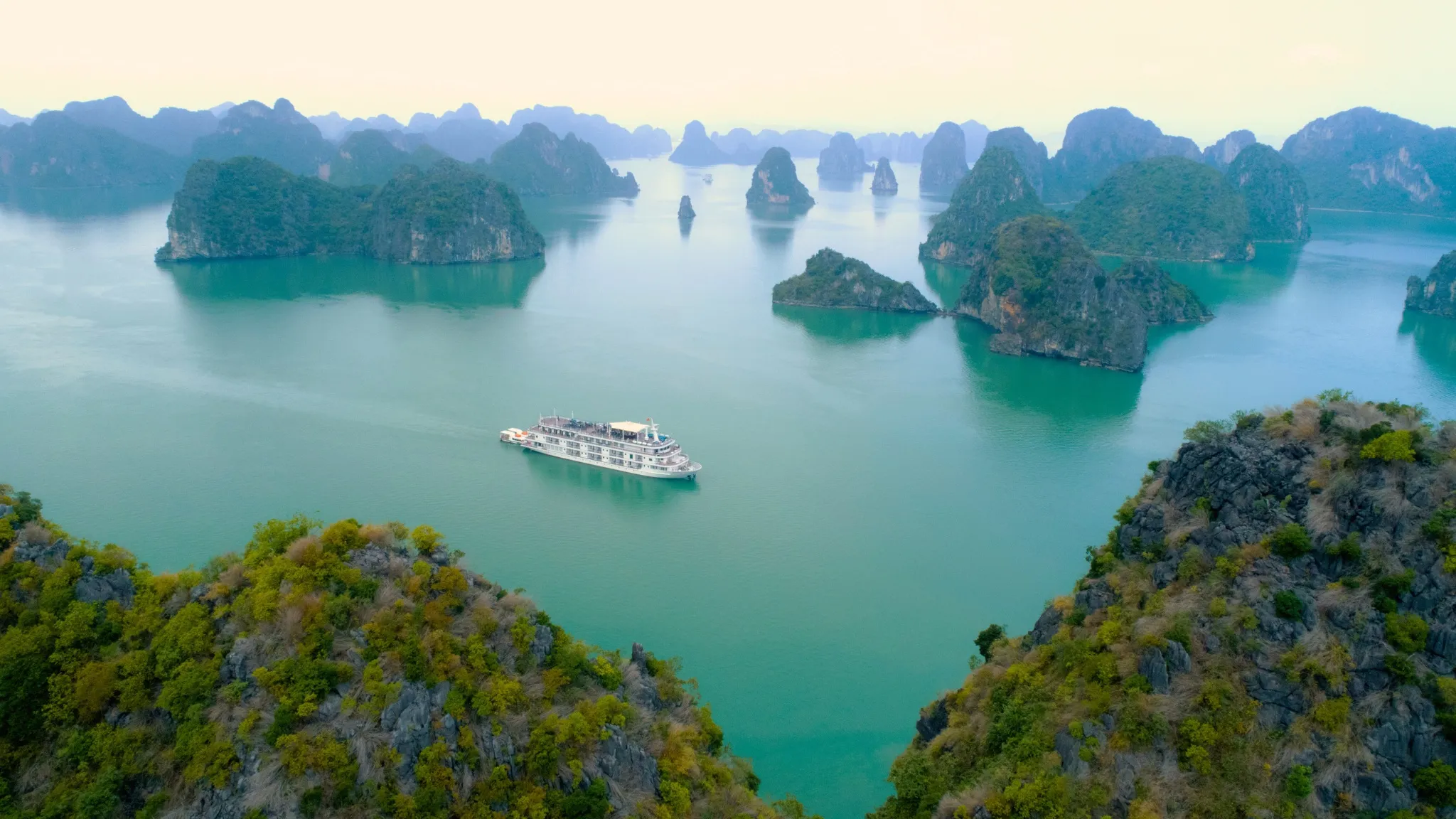 Cruise On Emerald Sea to Cat Ba Island