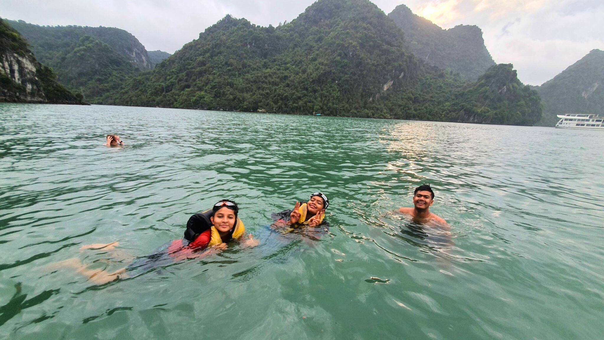 You can take a dip in the cool sea to refresh before having dinner