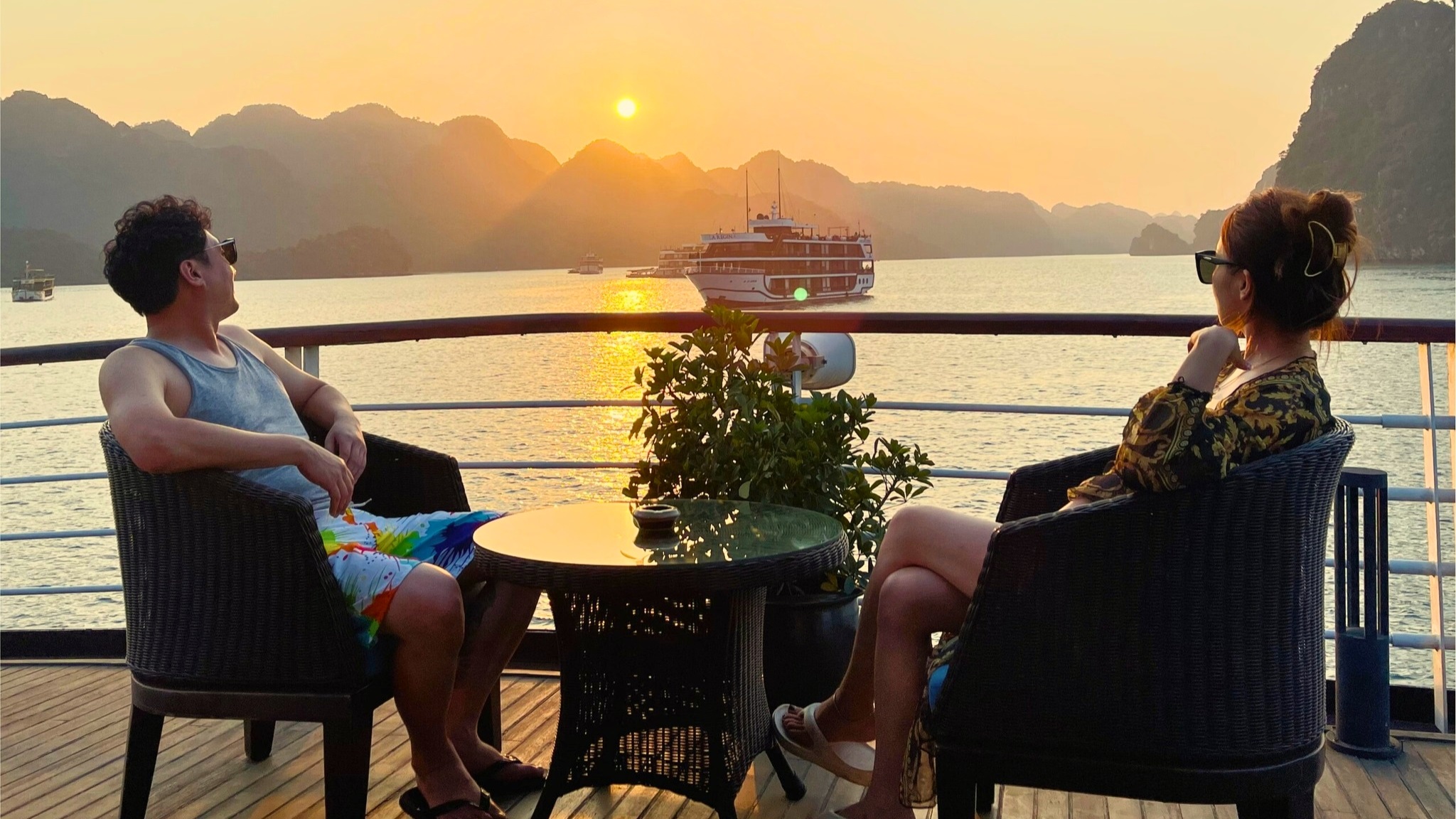 Tra Bau is also a sunset spot to enjoy the tranquility and sparkling waters