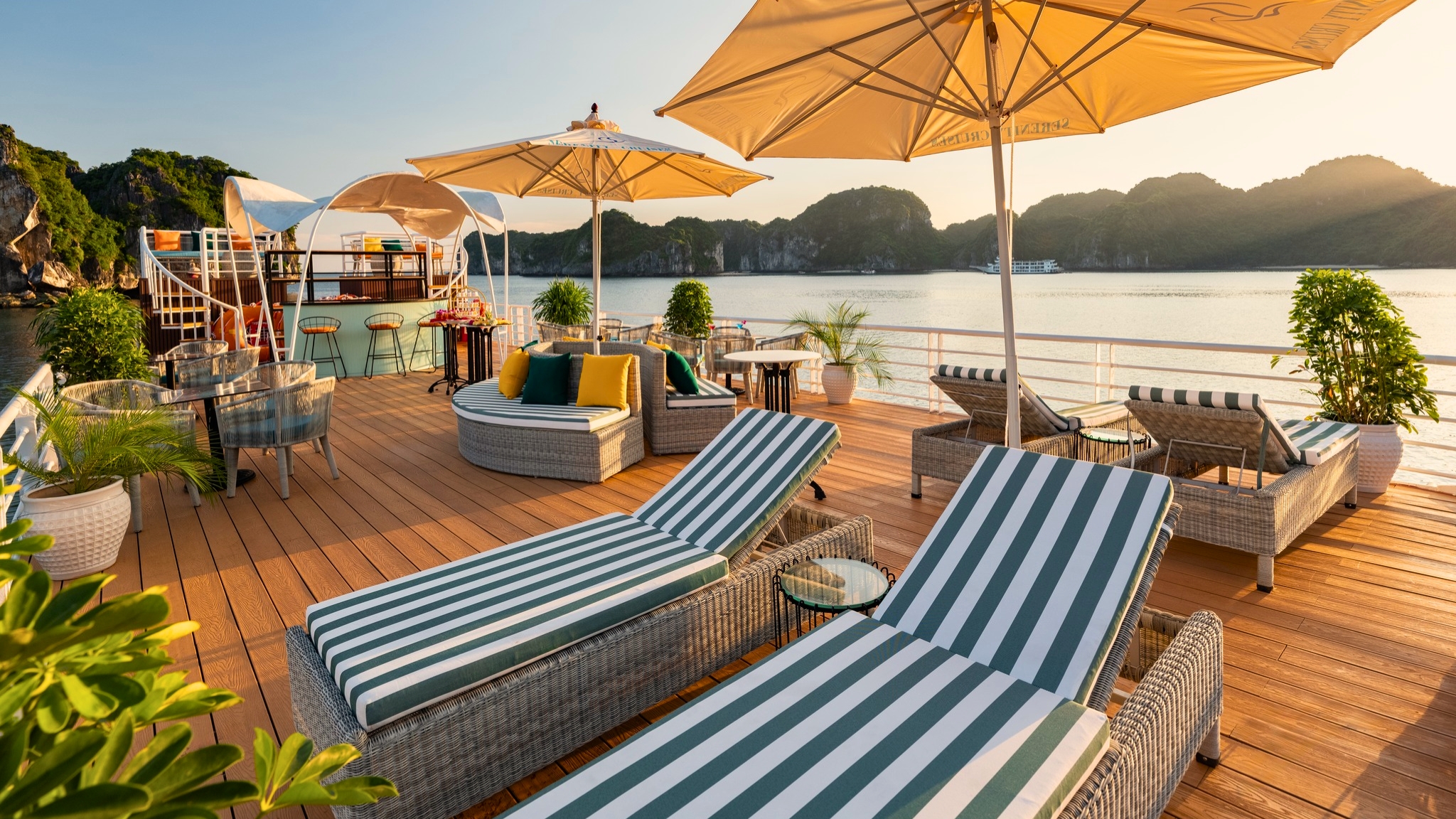 Halong Serenity Cruise offers an airy lounge ideal for sightseeing.