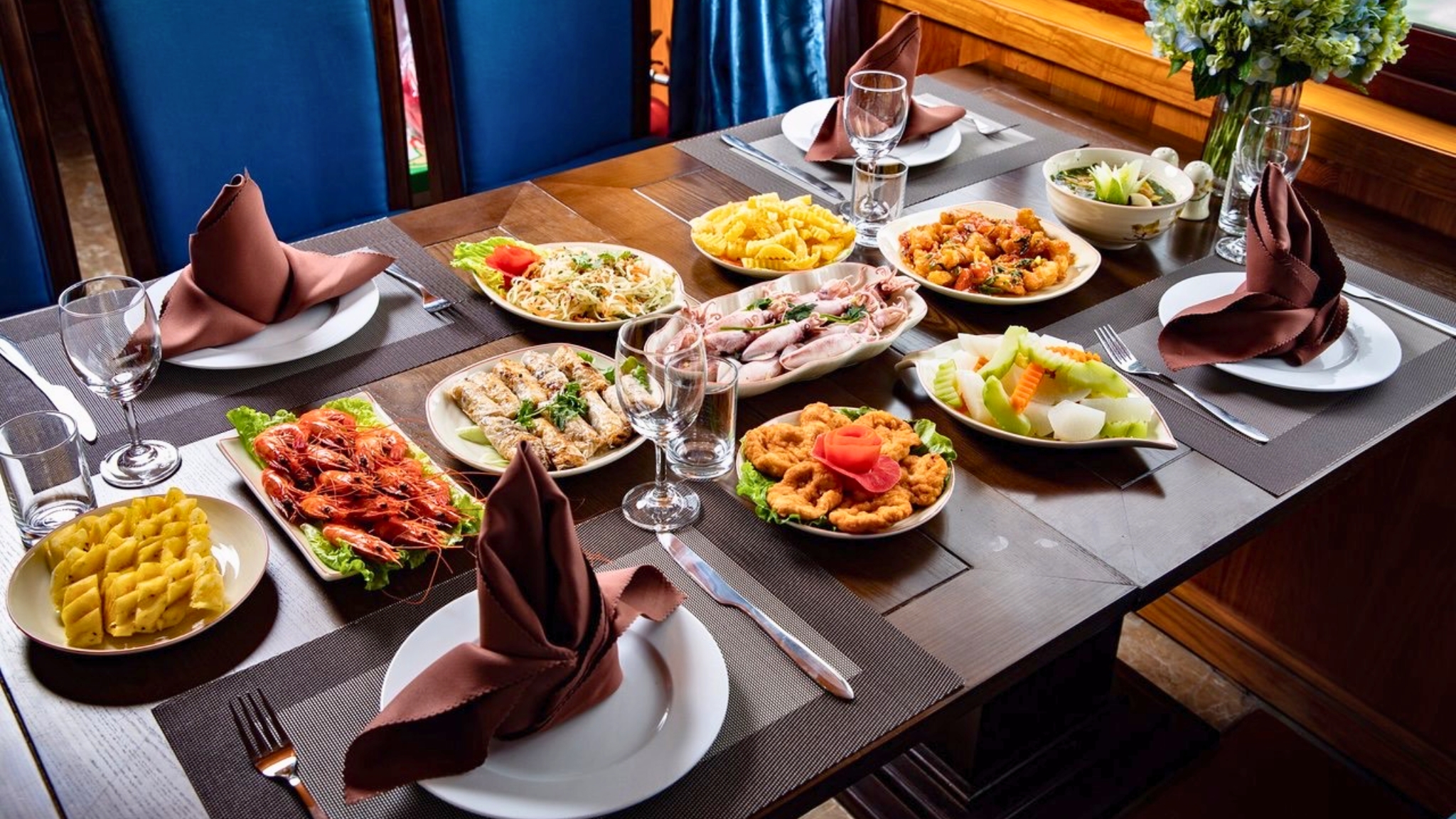 Halong Serenity Cruise features authentic Vietnamese cuisine, focusing on seafood.