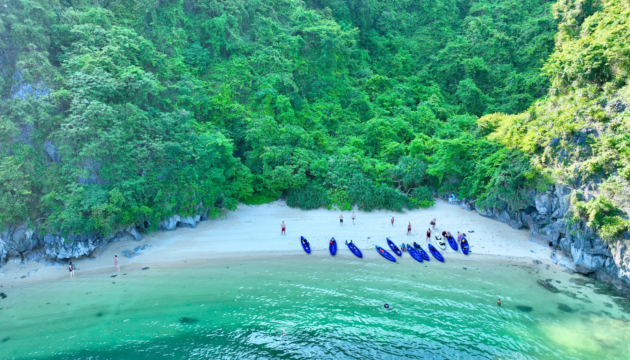 Relaxing time on the pristine beach of Cap La Island