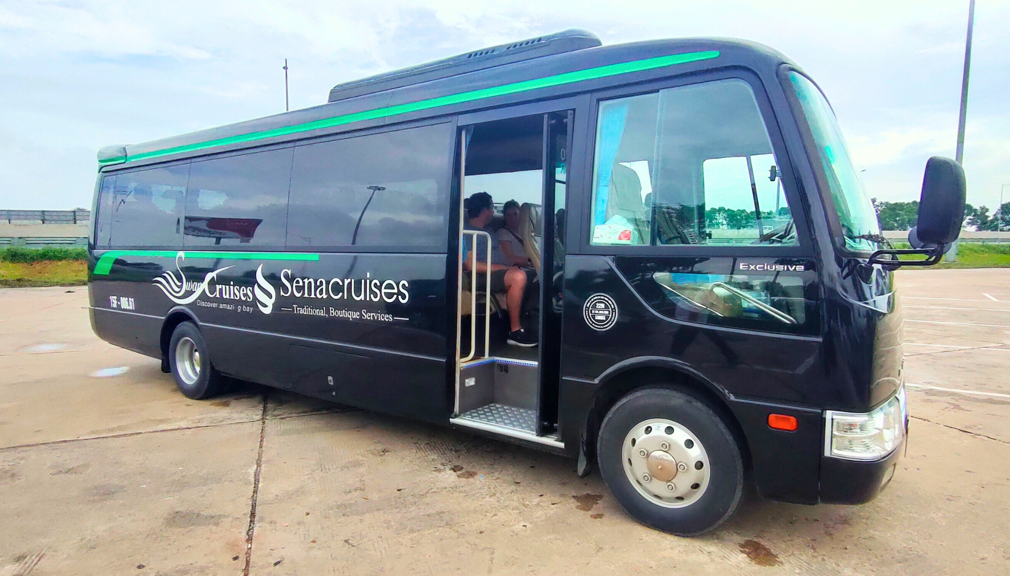 Modern shuttle bus for convenient transport from Hanoi to Halong