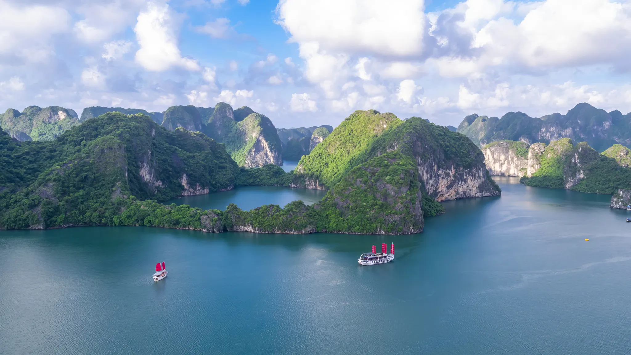 Explore the stunning Halong Bay