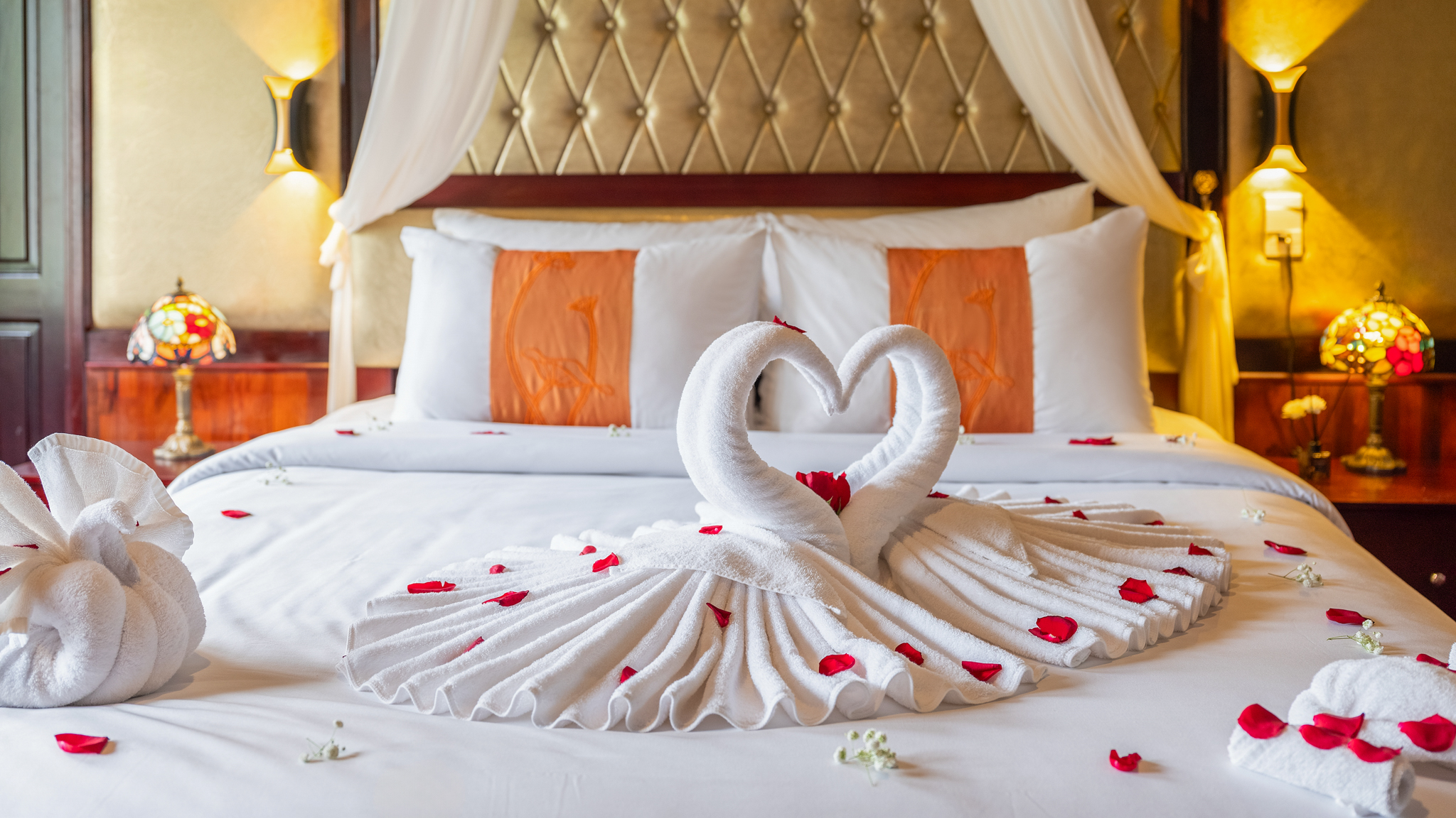 Honeymoon Decorations