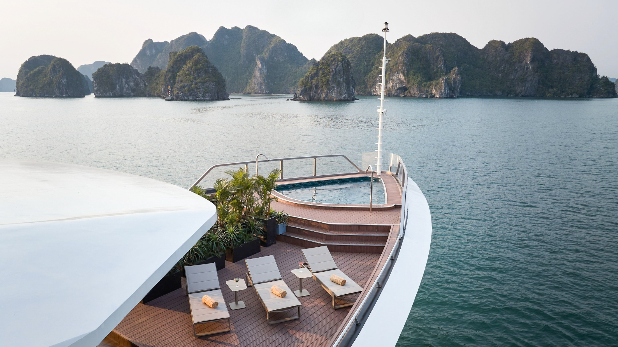 Breezy Jacuzzi at the bow