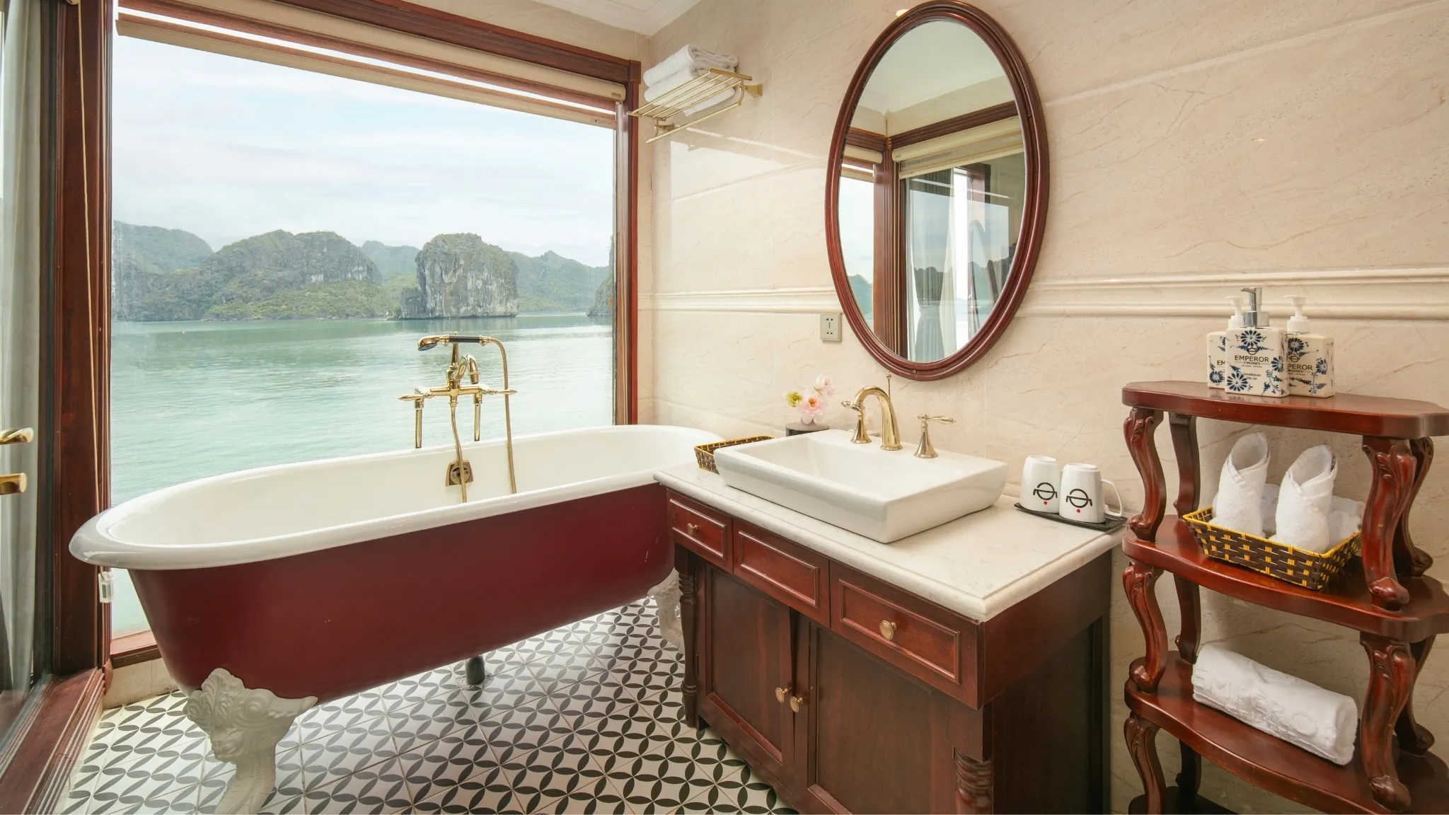 Luxury Bathroom with bathtub