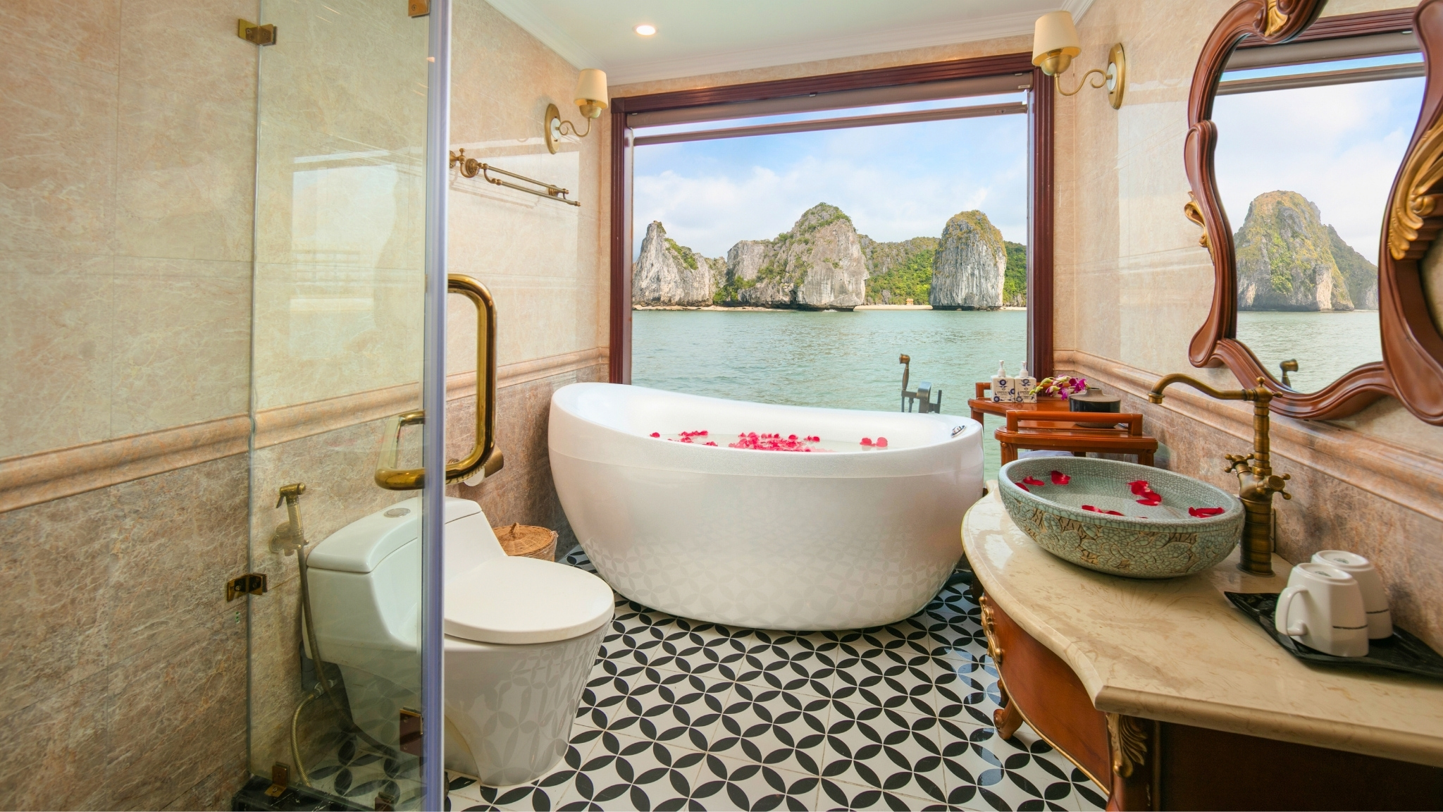 Ocean-view window in the Bathroom