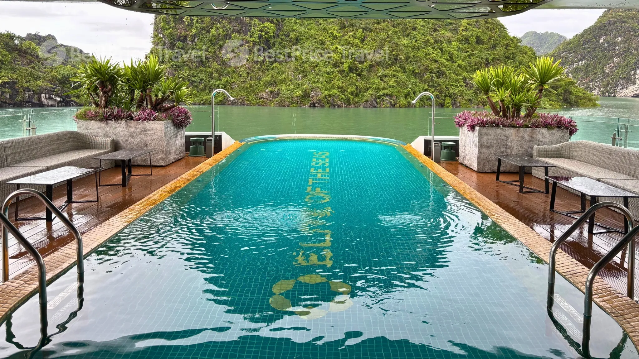 Grand Infinity Pool