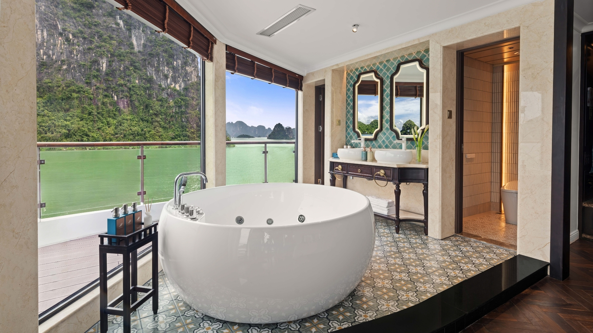 Delicate In Room Bathtub