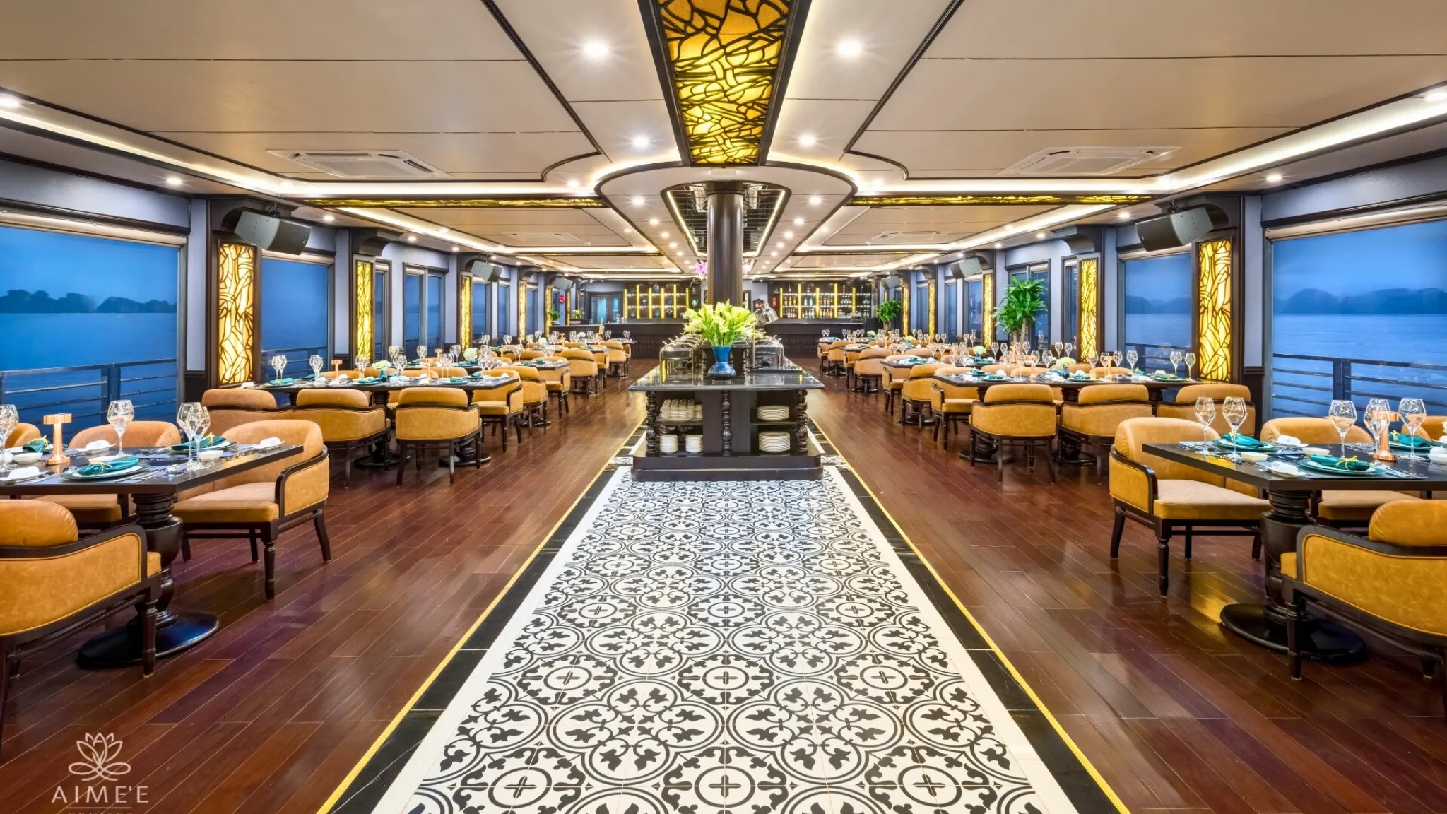 Exquisite Restaurant on board