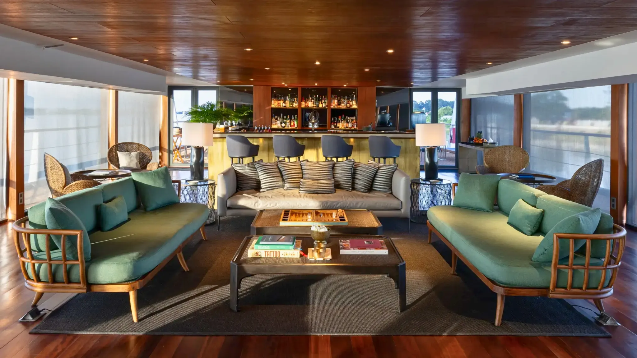 Luxurious Indoor Lounge Sofas