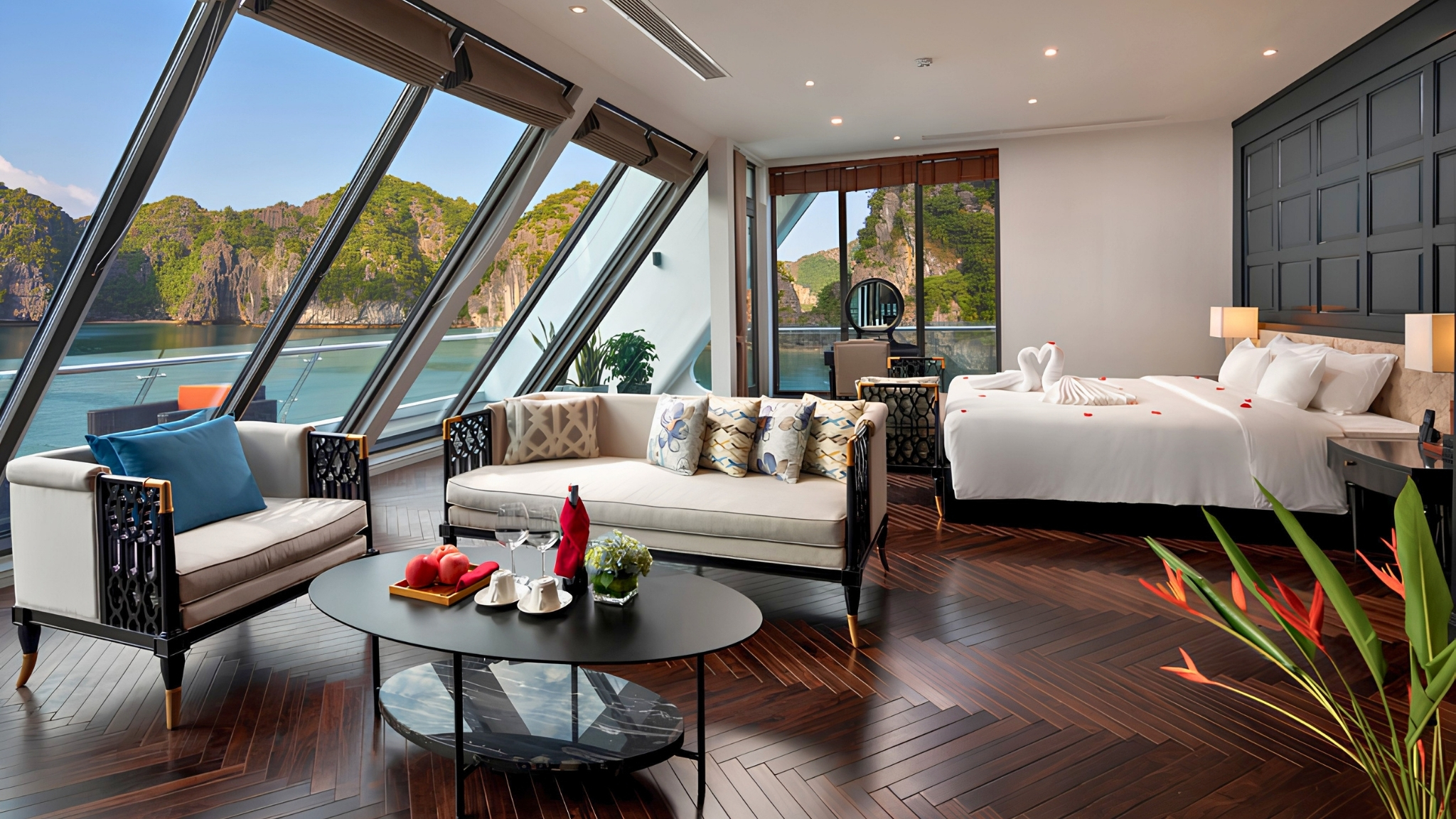 Roomy Interiors With Five Star Comforts