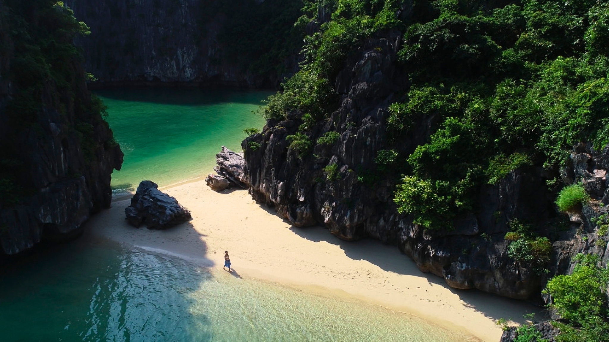 Ba Trai Dao Beach
