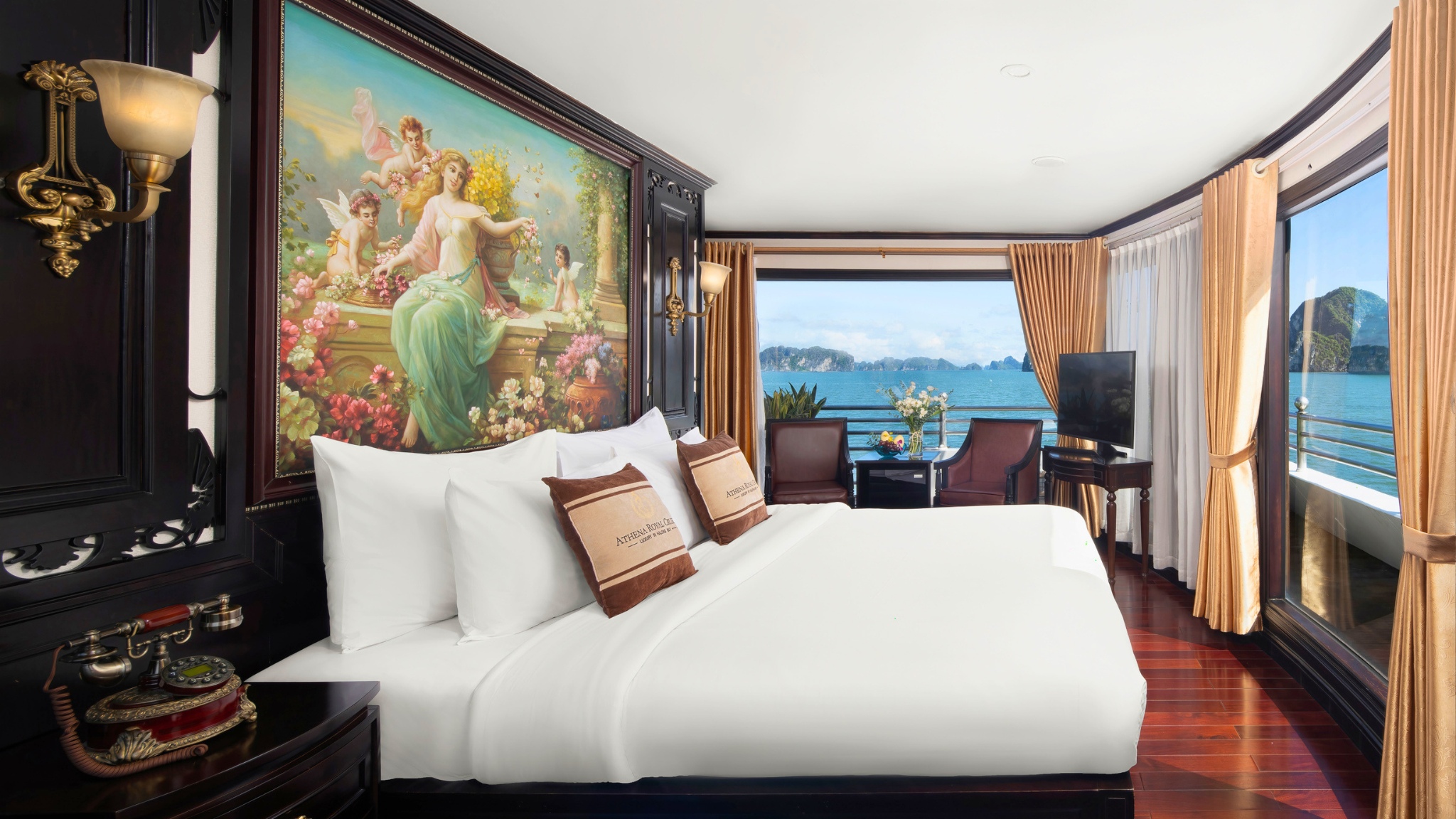 Athena Royal Suite