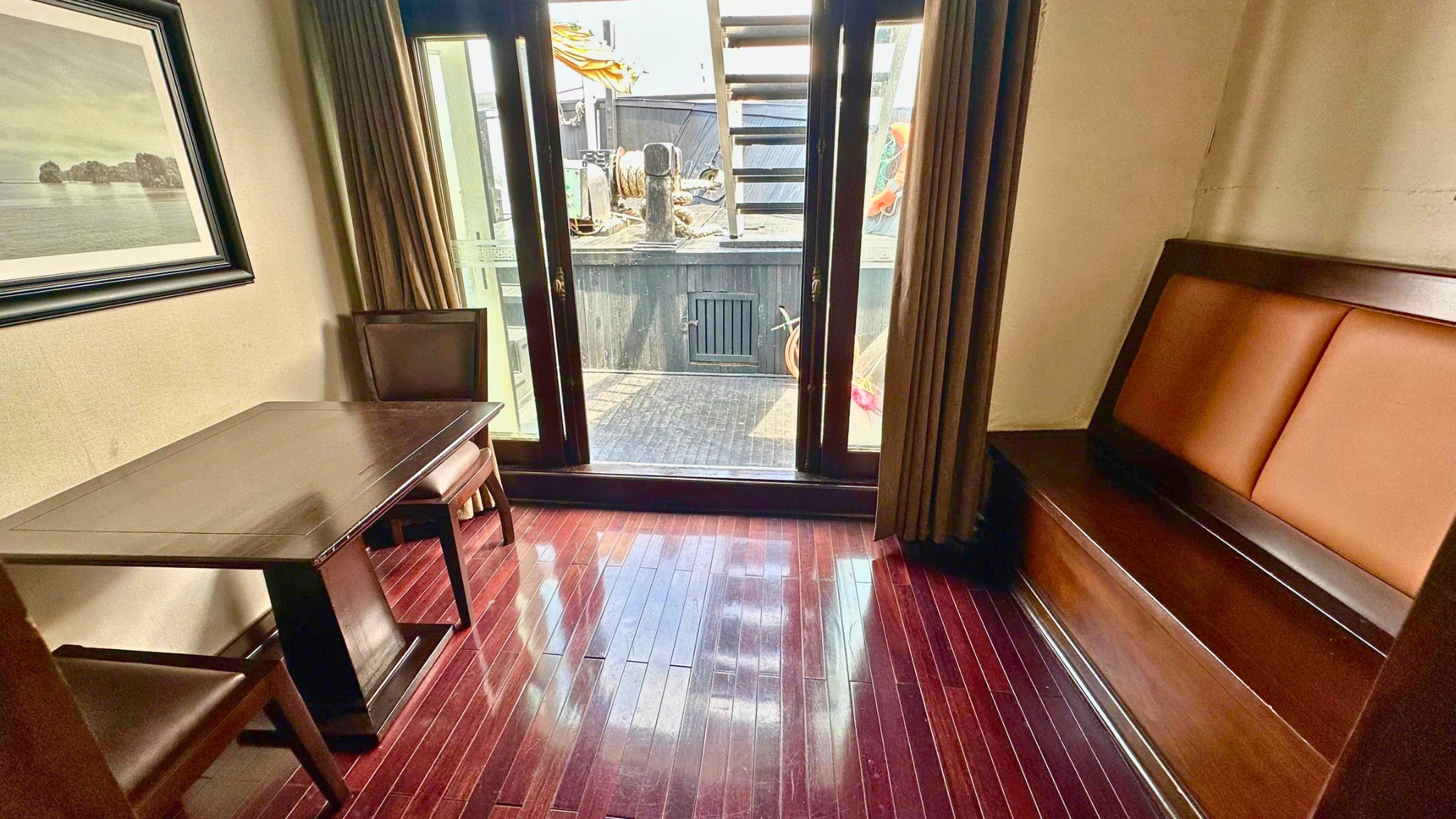 Semi-Balcony