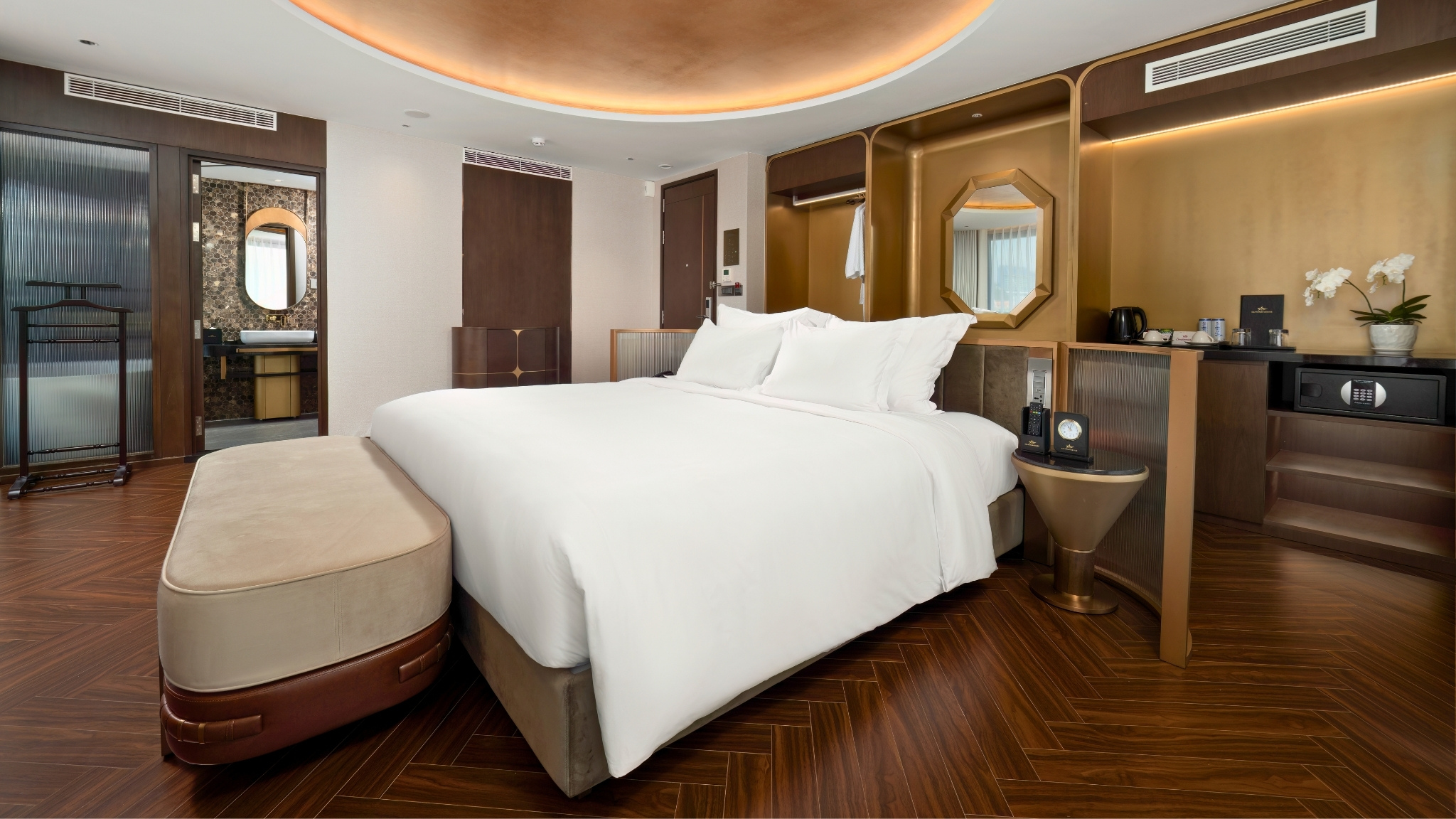 King bed for couple