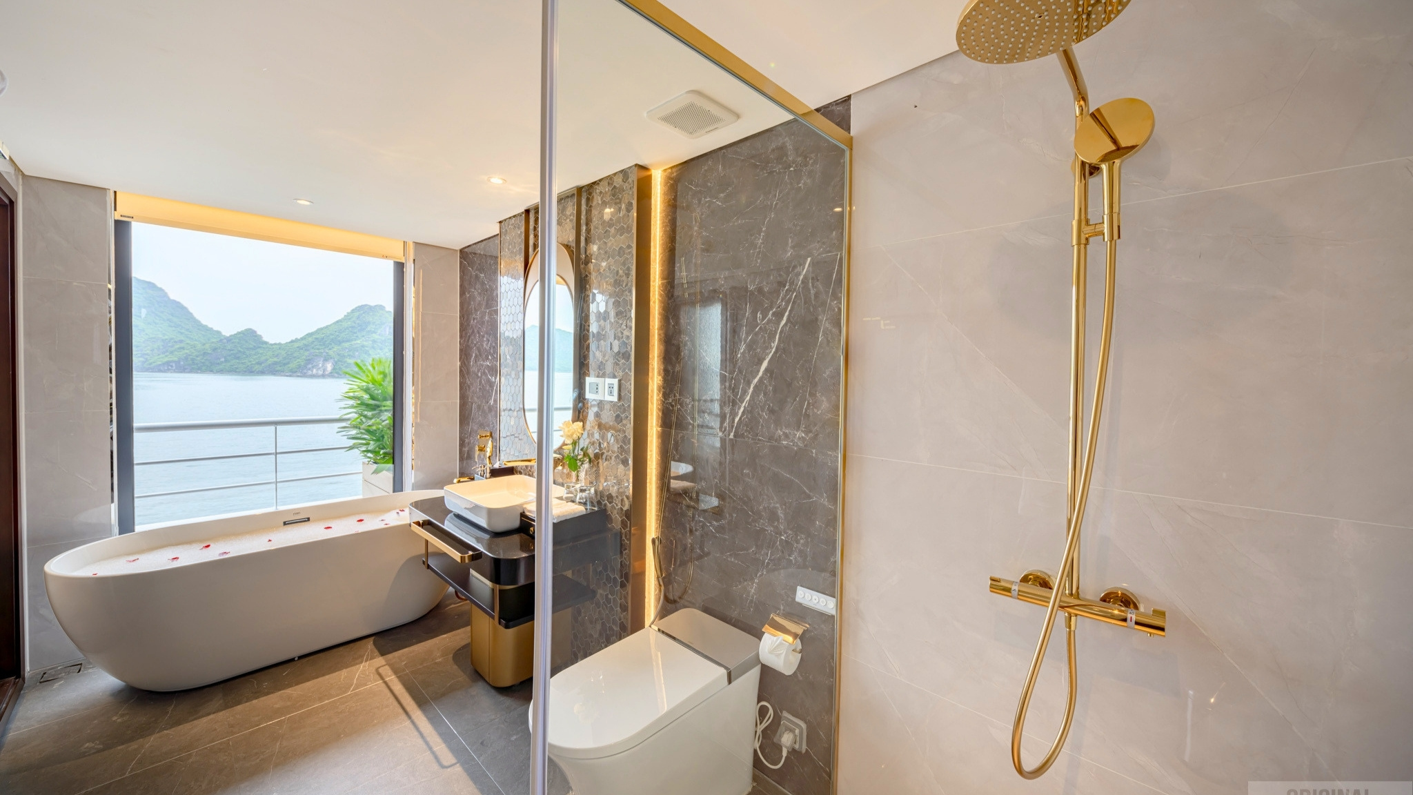 Large Bathroom with Bathtub