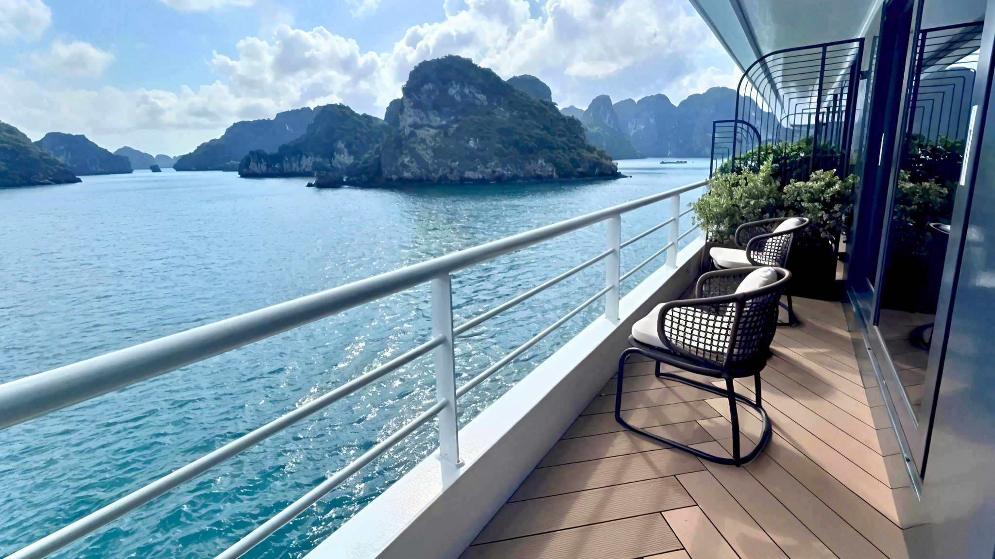 Breezy Private Balcony
