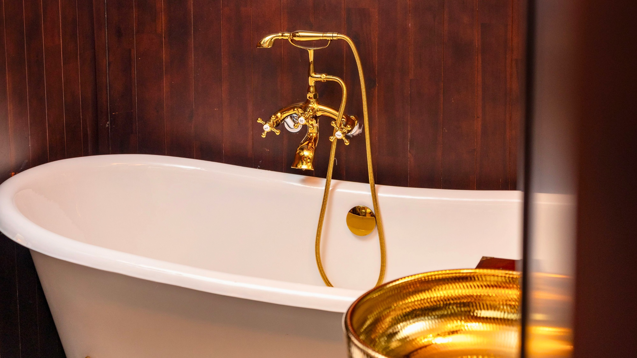 Bathtub for relaxation
