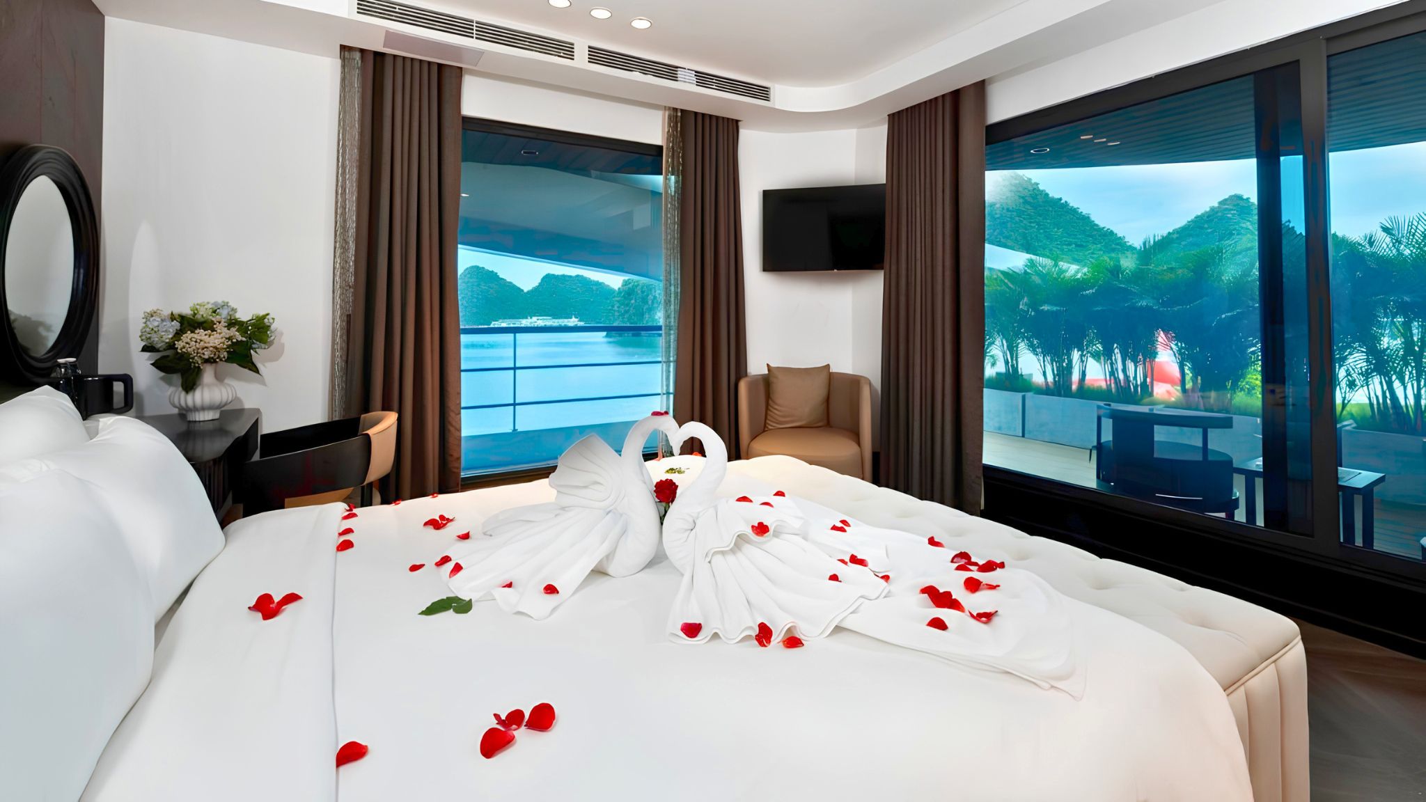 Moon Suite