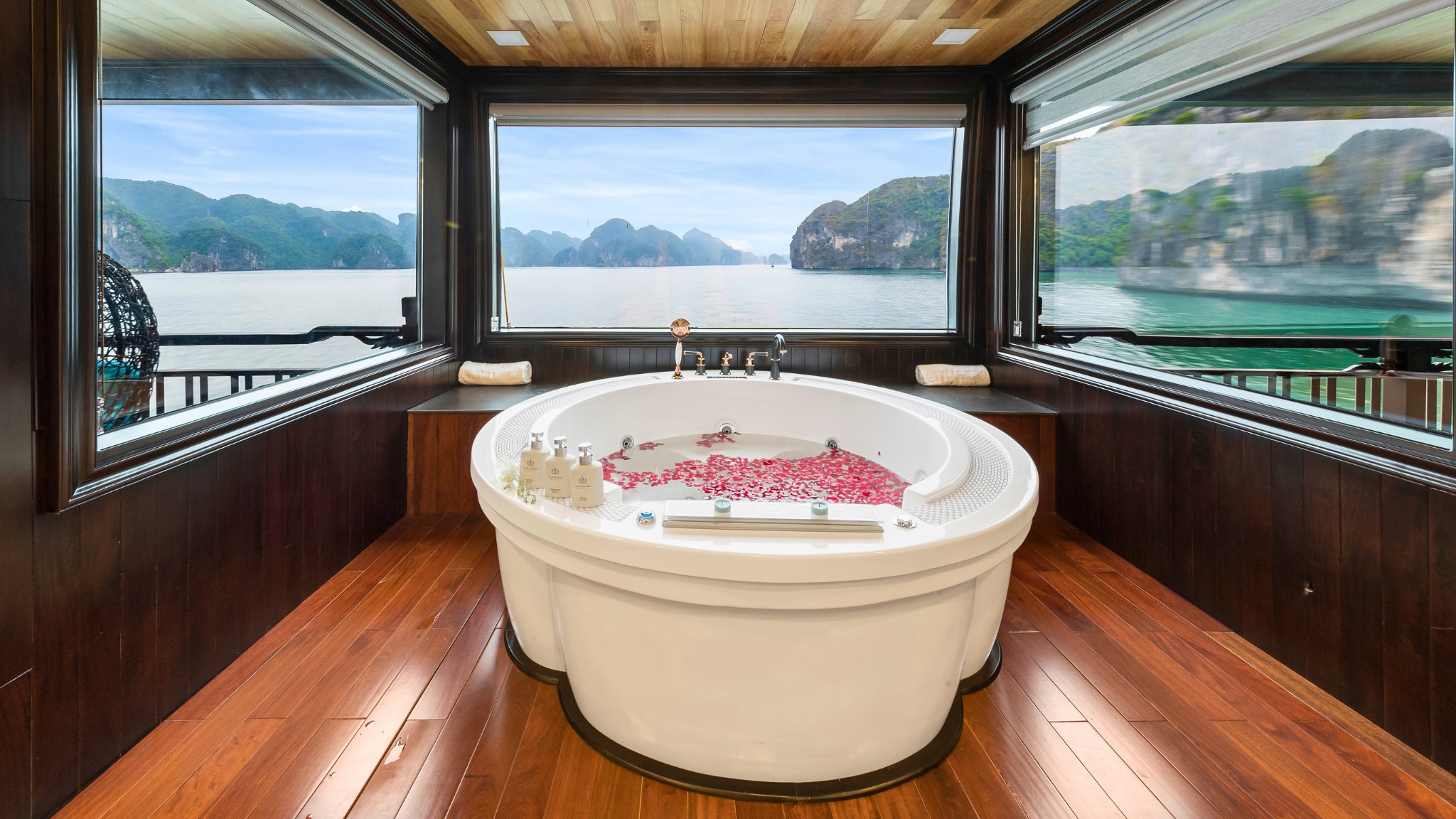 Relaxing Jacuzzi Tub