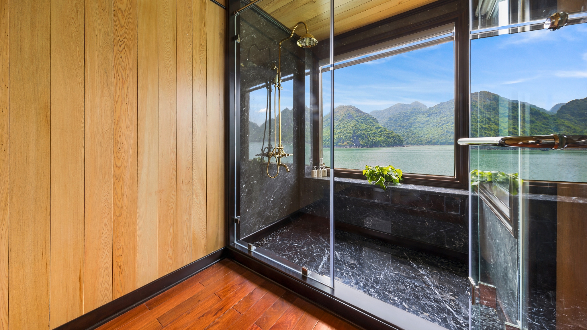 En Suite Bathroom