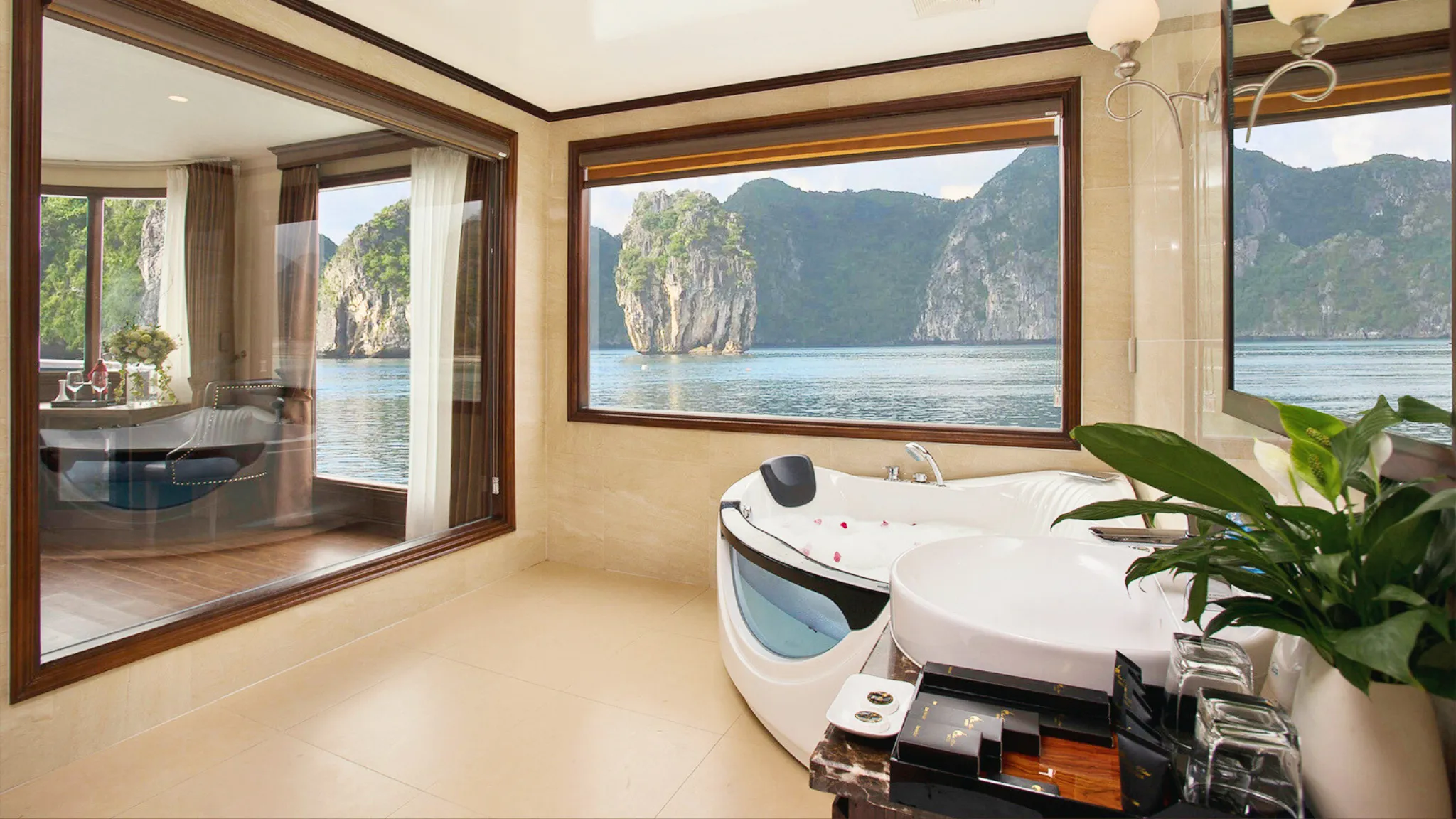 Chilling Ocean View Jacuzzi Tub